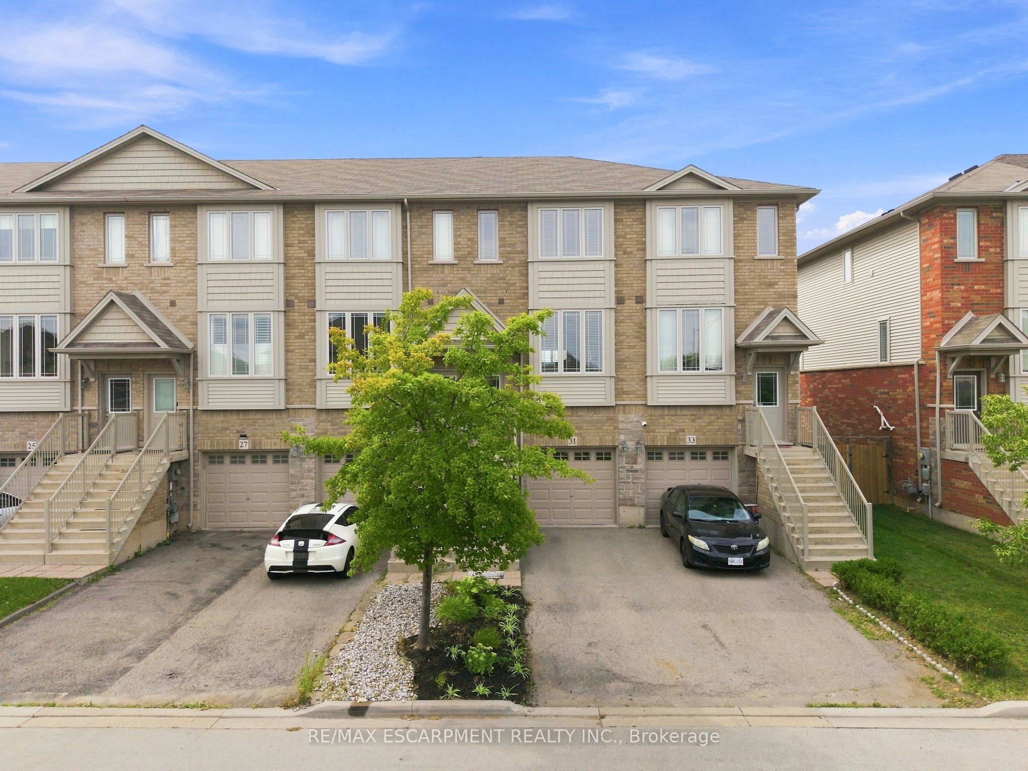31 Edenrock Drive, Hamilton, ON L8E 0G6 photo 2