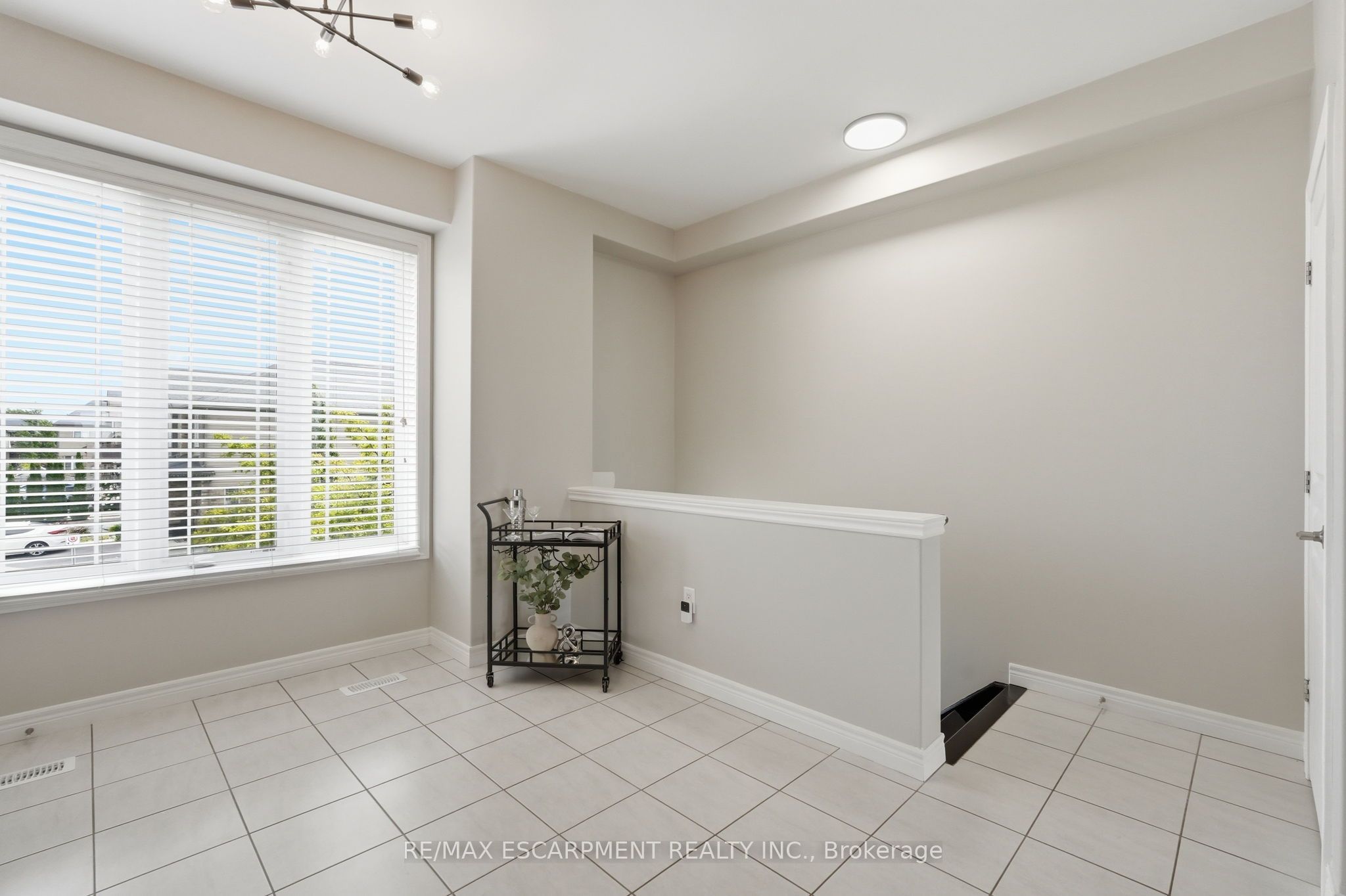 31 Edenrock Drive, Hamilton, ON L8E 0G6 photo 3