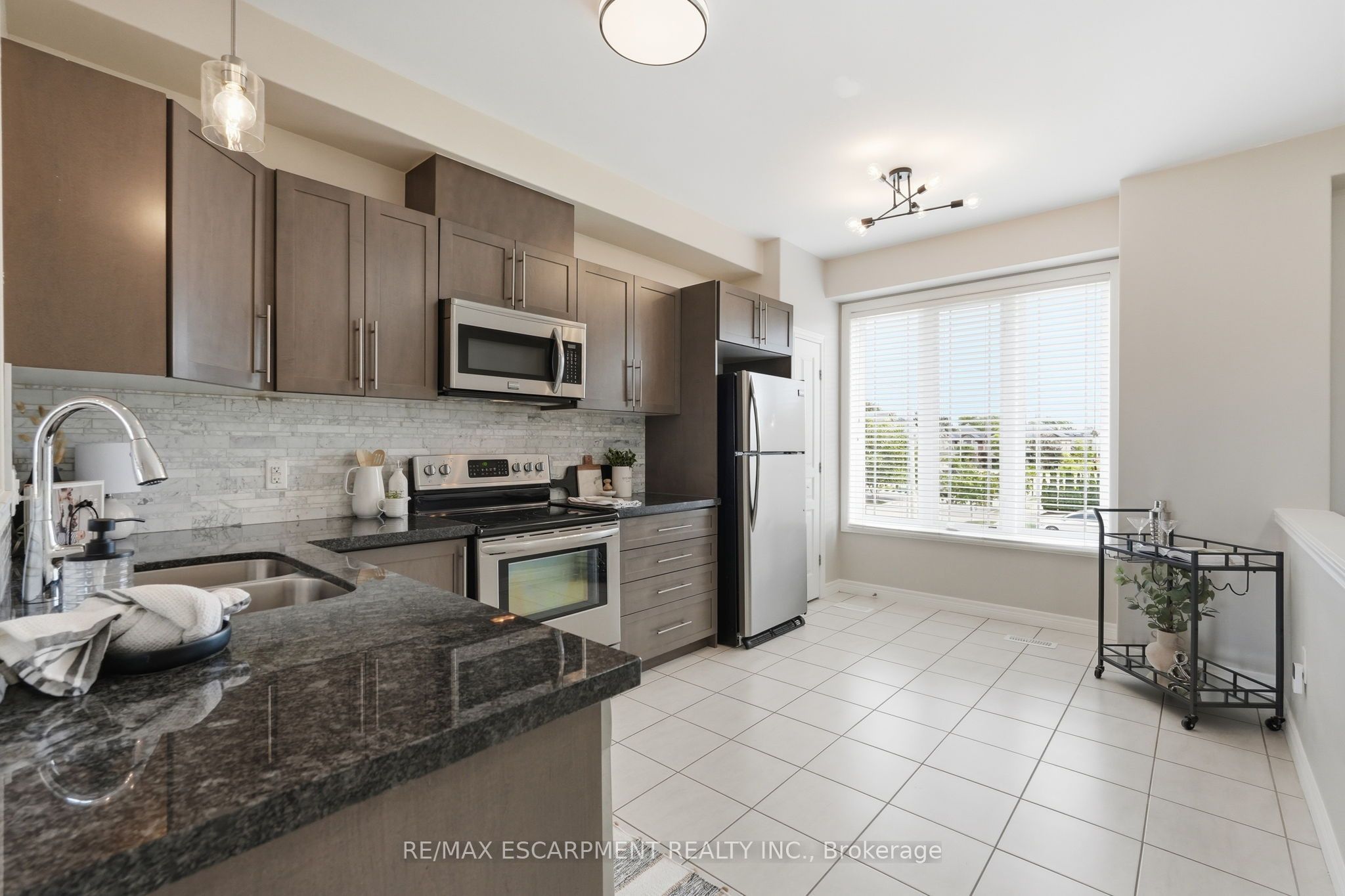 31 Edenrock Drive, Hamilton, ON L8E 0G6 photo 5