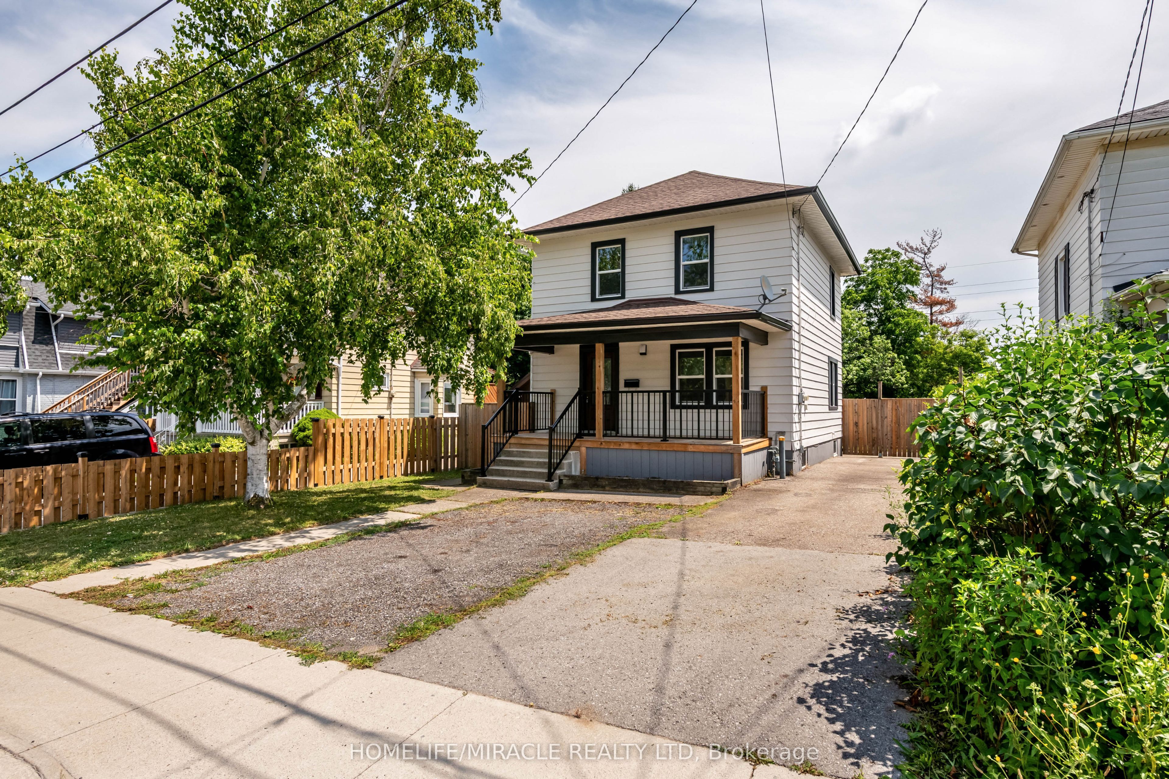 4428 Homewood Avenue, Niagara Falls, ON L2E 4X5 photo 2