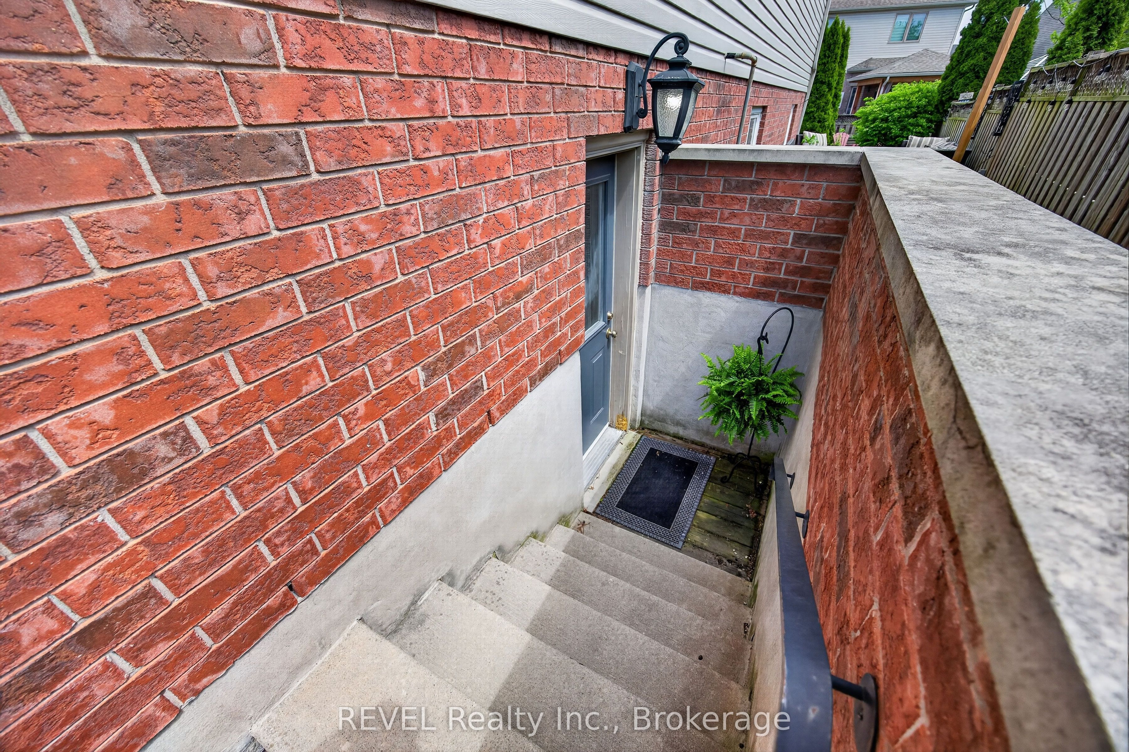 126 Westland Street, St. Catharines, ON L2S 4E2 photo 4
