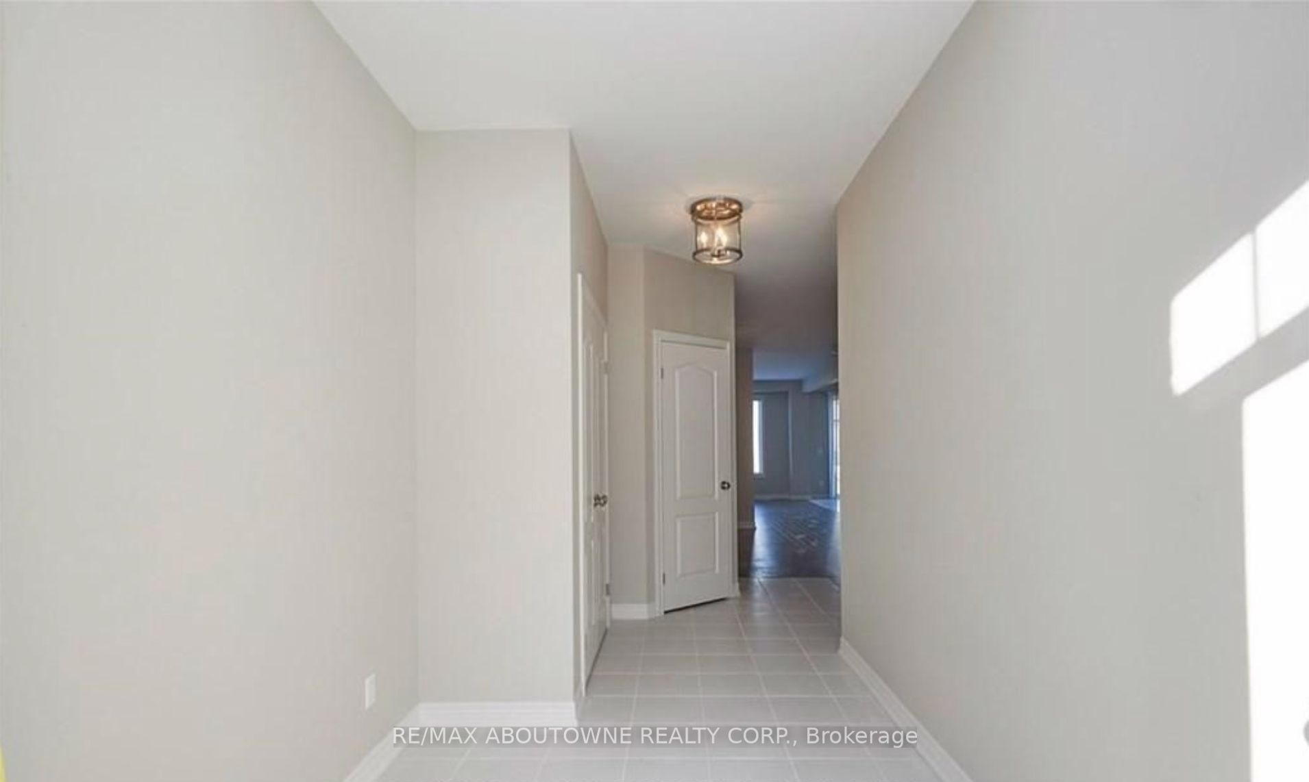 7563 Oldfield Road, Niagara Falls, ON L2G 5W2 photo 2