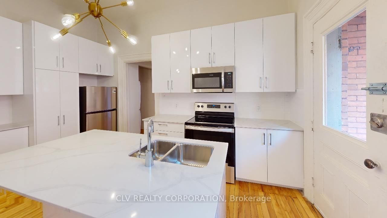46 Maclaren Street 2, Ottawa Centre, ON K2P 0K4 photo 2