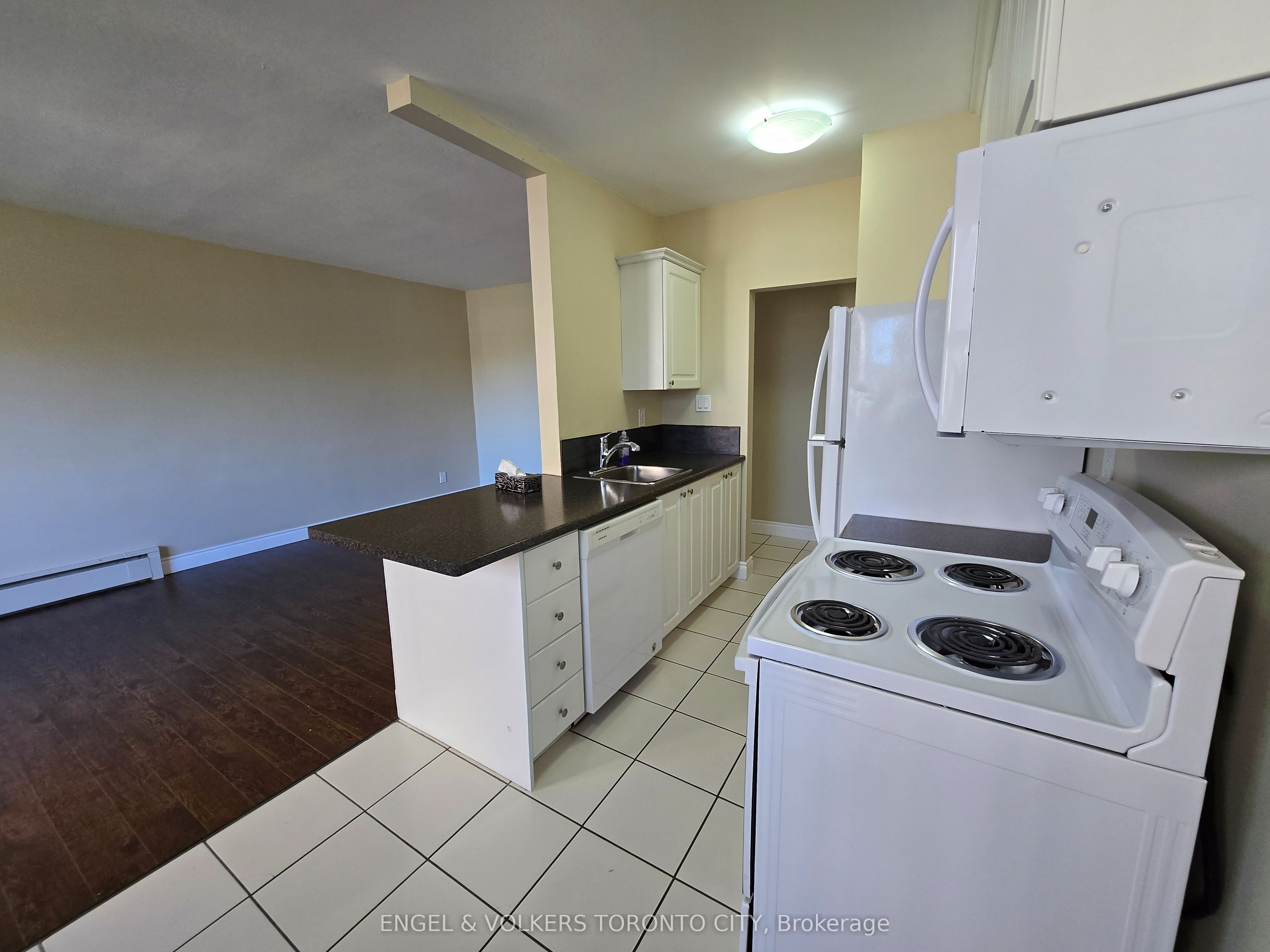 416 E 42nd Street 207, Hamilton, ON L8T 3A9 photo 4