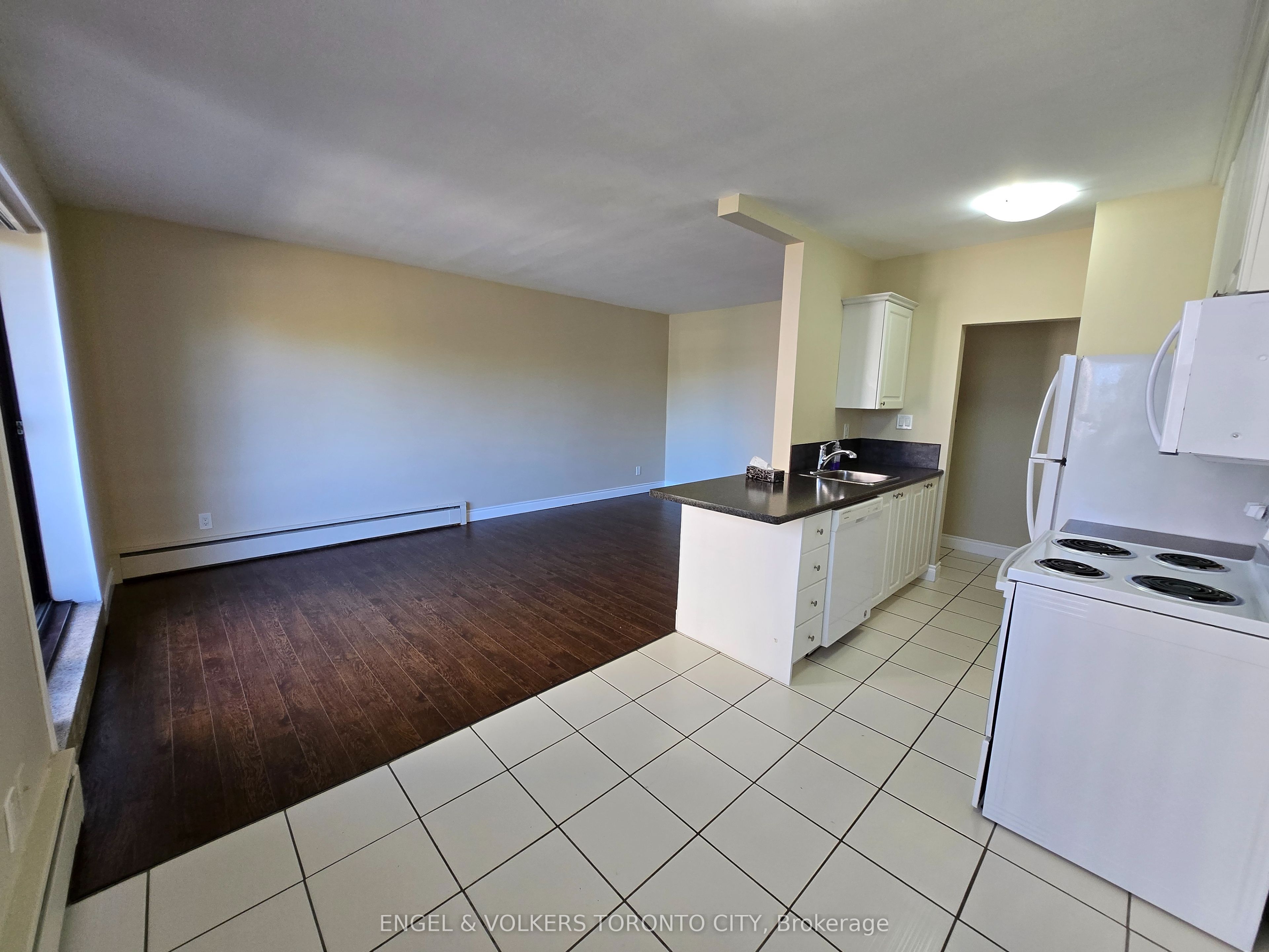 416 E 42nd Street 207, Hamilton, ON L8T 3A9 photo 5