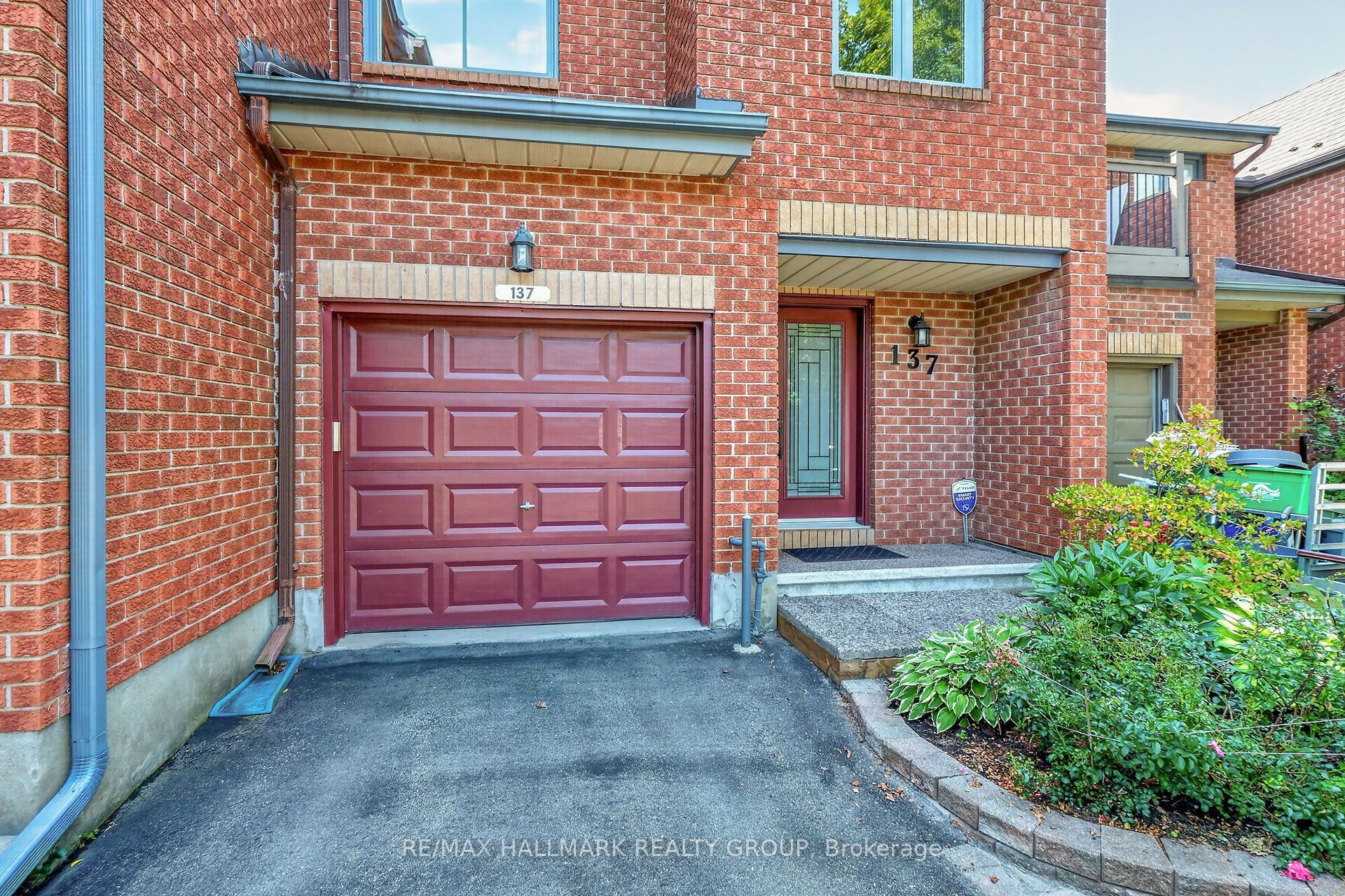 137 Dunbarton Court, Manor Park - Cardinal Glen and Area, ON K1K 4L6 photo 3