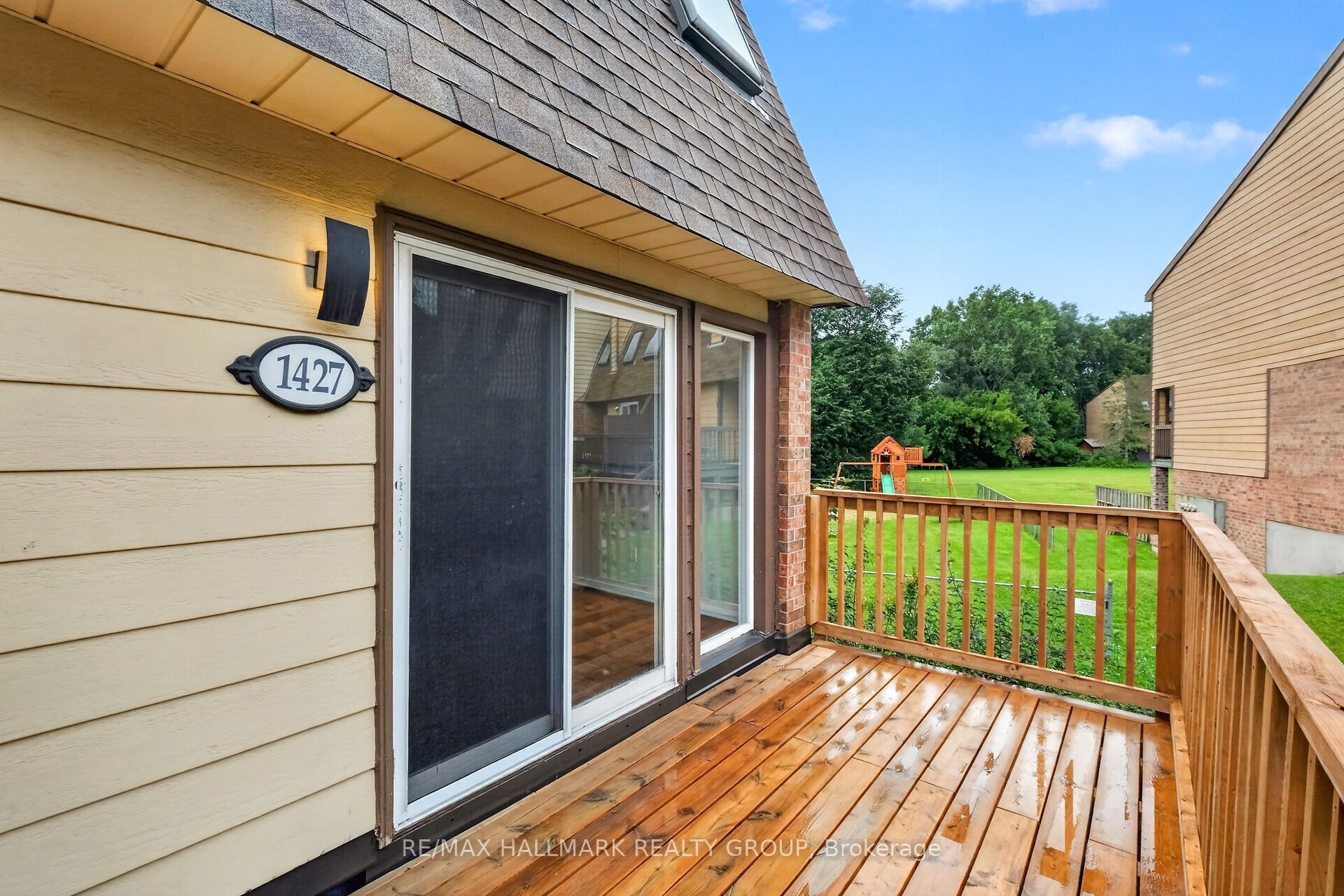 1427 Forge Street, Blossom Park - Airport and Area, ON K1T 2V2 photo 3