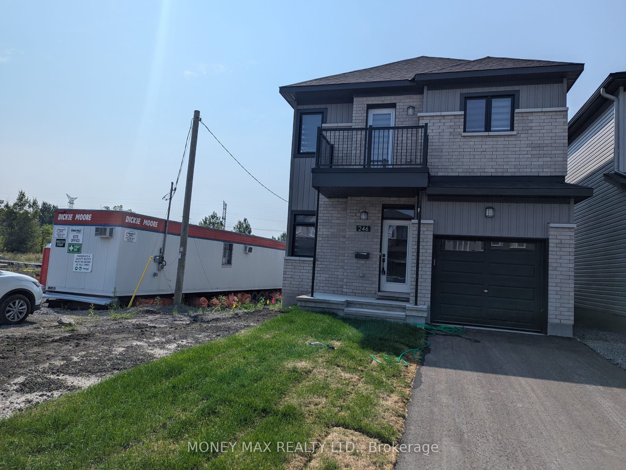 246 Rue De Beaugency Street, Orleans - Convent Glen and Area, ON K1W 0T2 photo 3