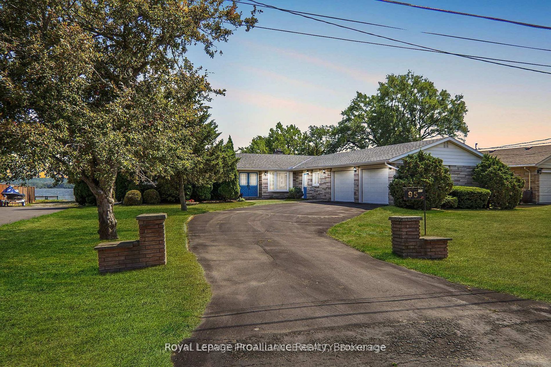 95 Baylea Drive, Quinte West, ON K8V 5P5 photo 2