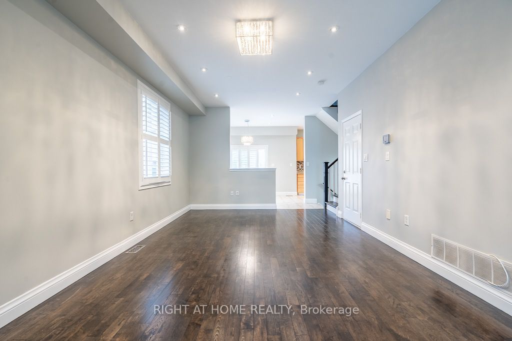 27 Panorama Way, Hamilton, ON L8E 6C6 photo 5