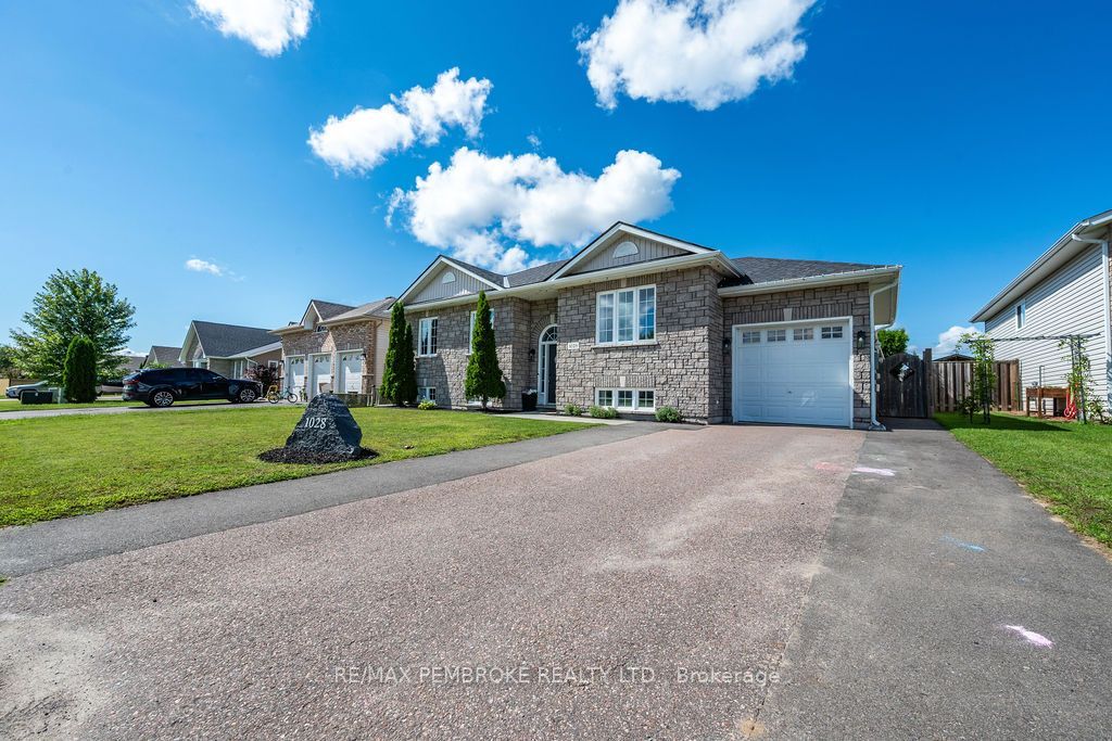 1028 Limestone Trail, Petawawa, ON K8H 0A6 photo 3