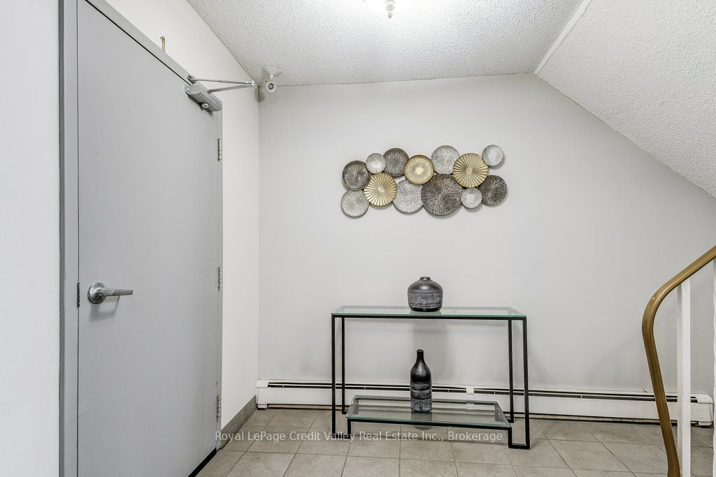 6 Shettleston Drive 302, Cambridge, ON N3H 5E7 photo 3