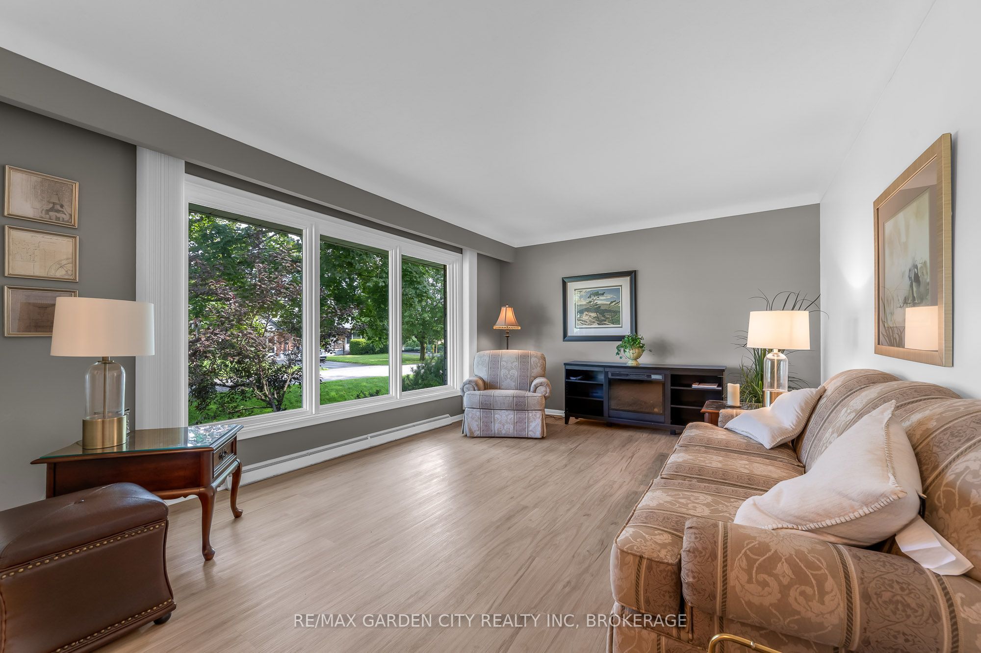 4 Regina Avenue, St. Catharines, ON L2M 3G6 photo 2