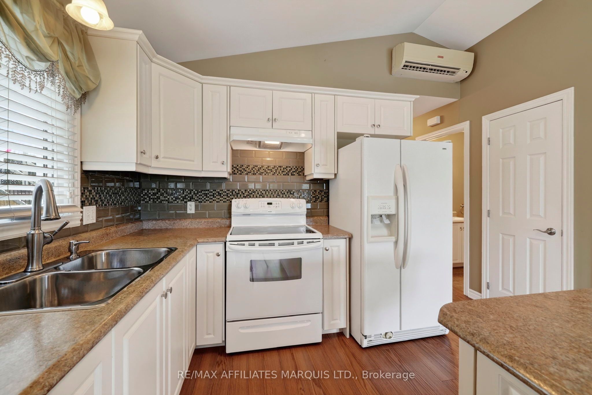 121 Gail Elizabeth Court, Cornwall, ON K6H 0A7 photo 5