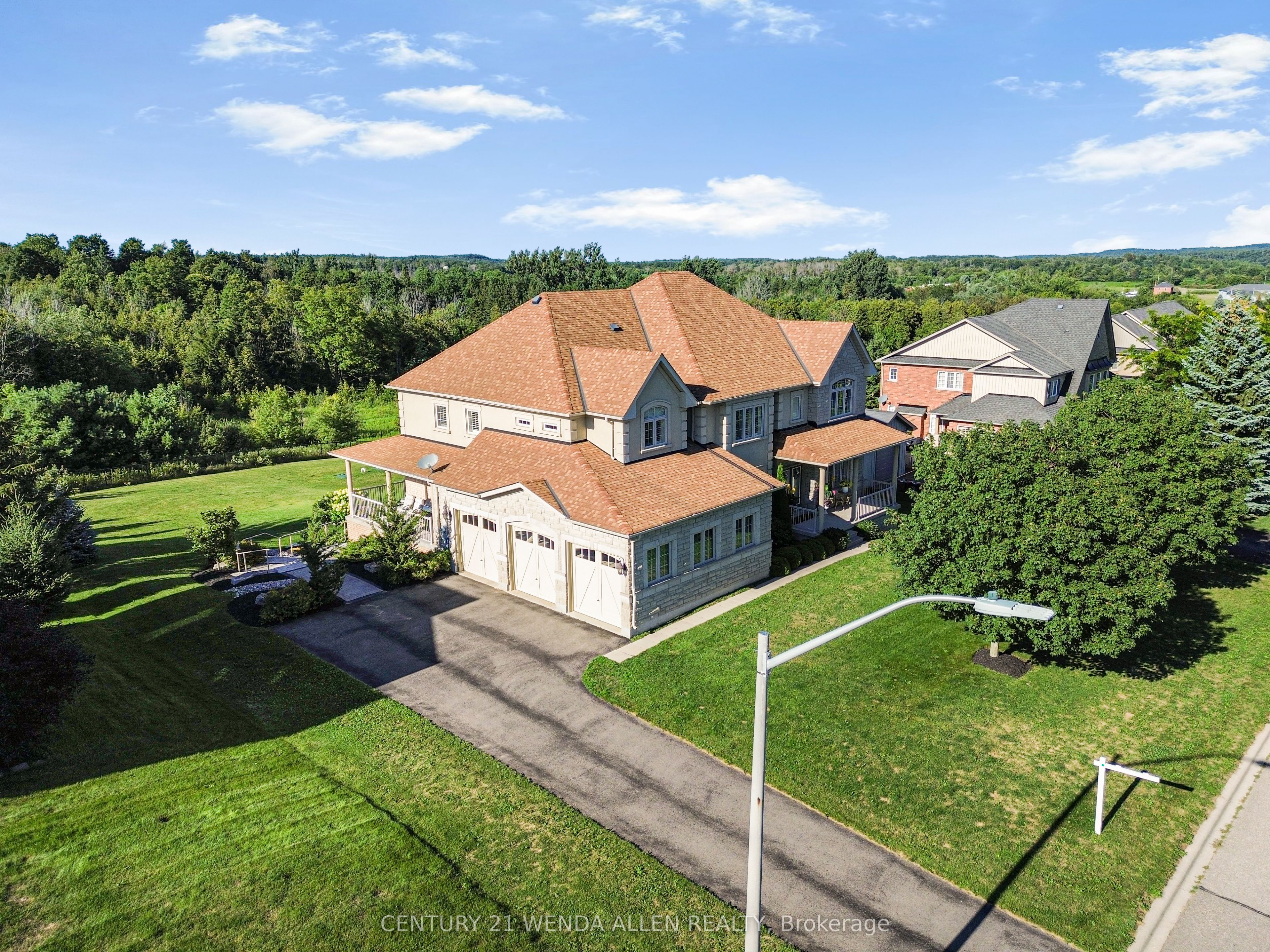 44 Orchard Drive, Mono, ON L9W 6L6 photo 2