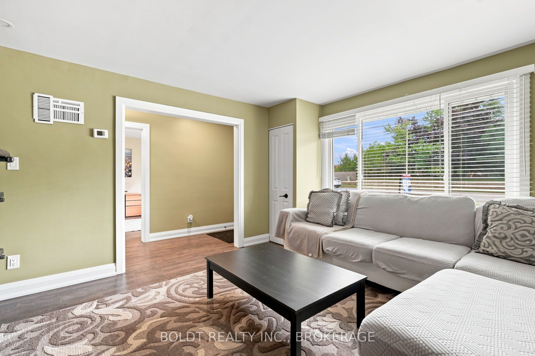 8166 Thorold Stone (Main) Road, Niagara Falls, ON L2H 1A6 photo 5
