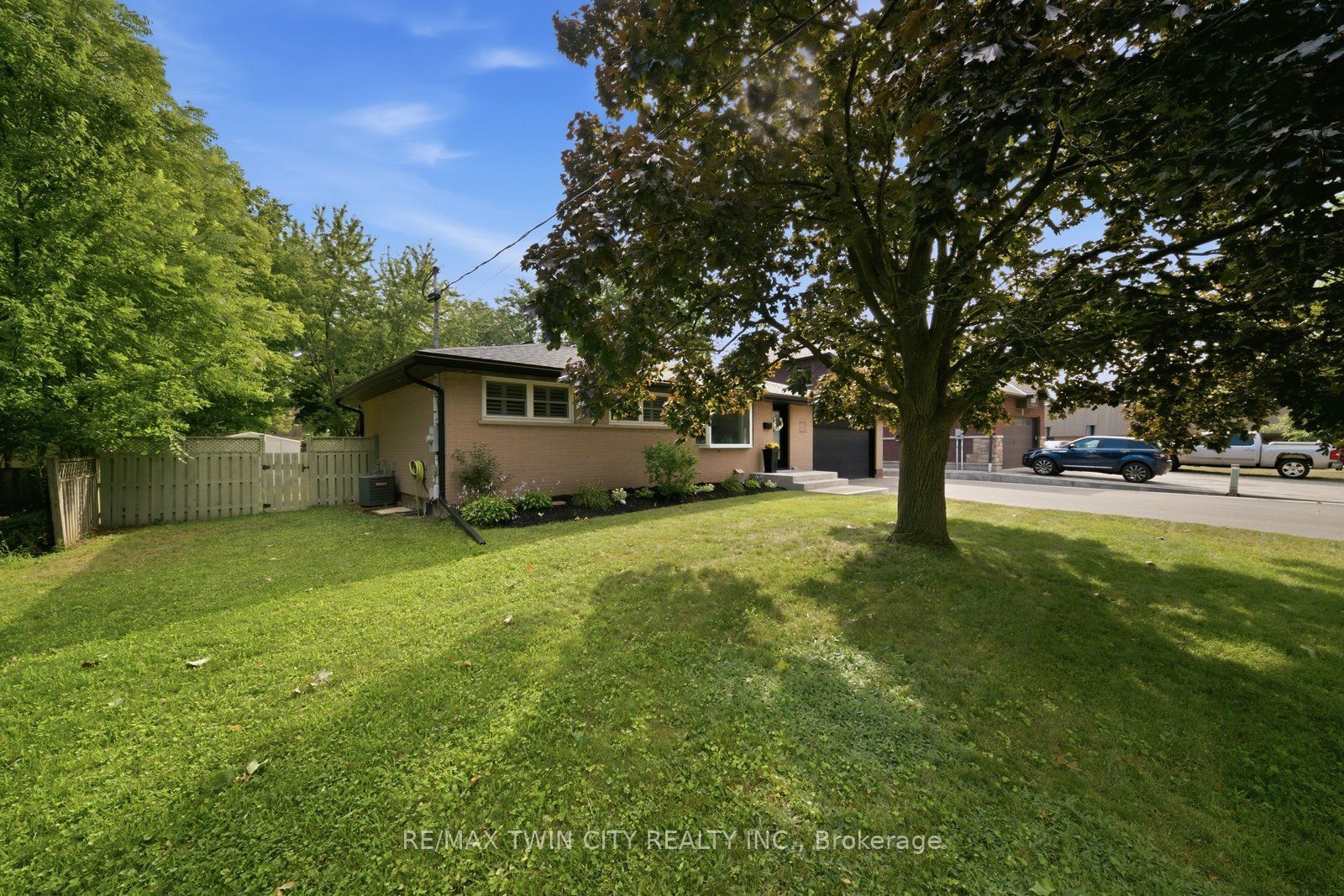 45 Wayne Drive, Brantford, ON N3R 2Y8 photo 3
