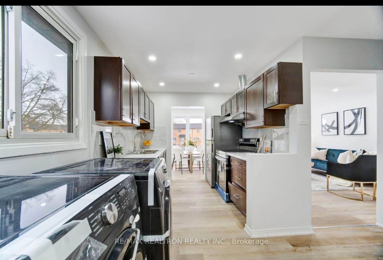 29 Court Lane, London East, ON N5W 5M6