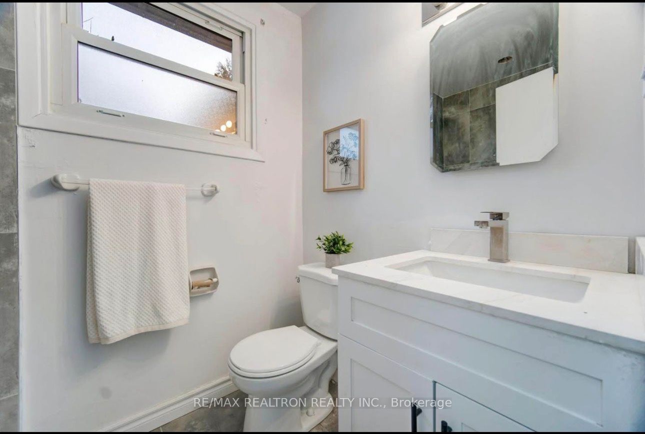 29 Court Lane, London East, ON N5W 5M6 photo 2