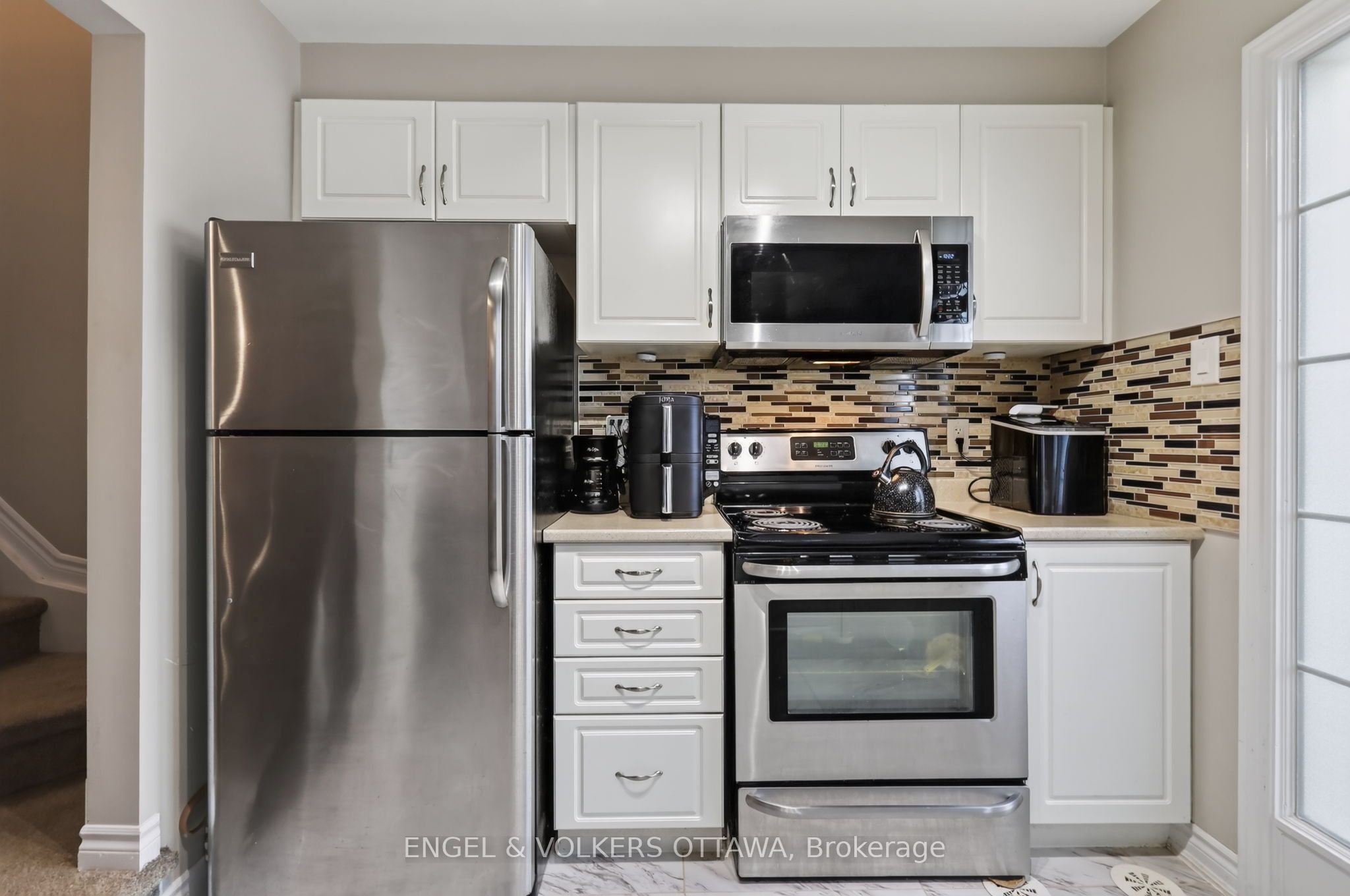 380 SWEET GRASS Circle, Barrhaven, ON K2J 5W9 photo 5
