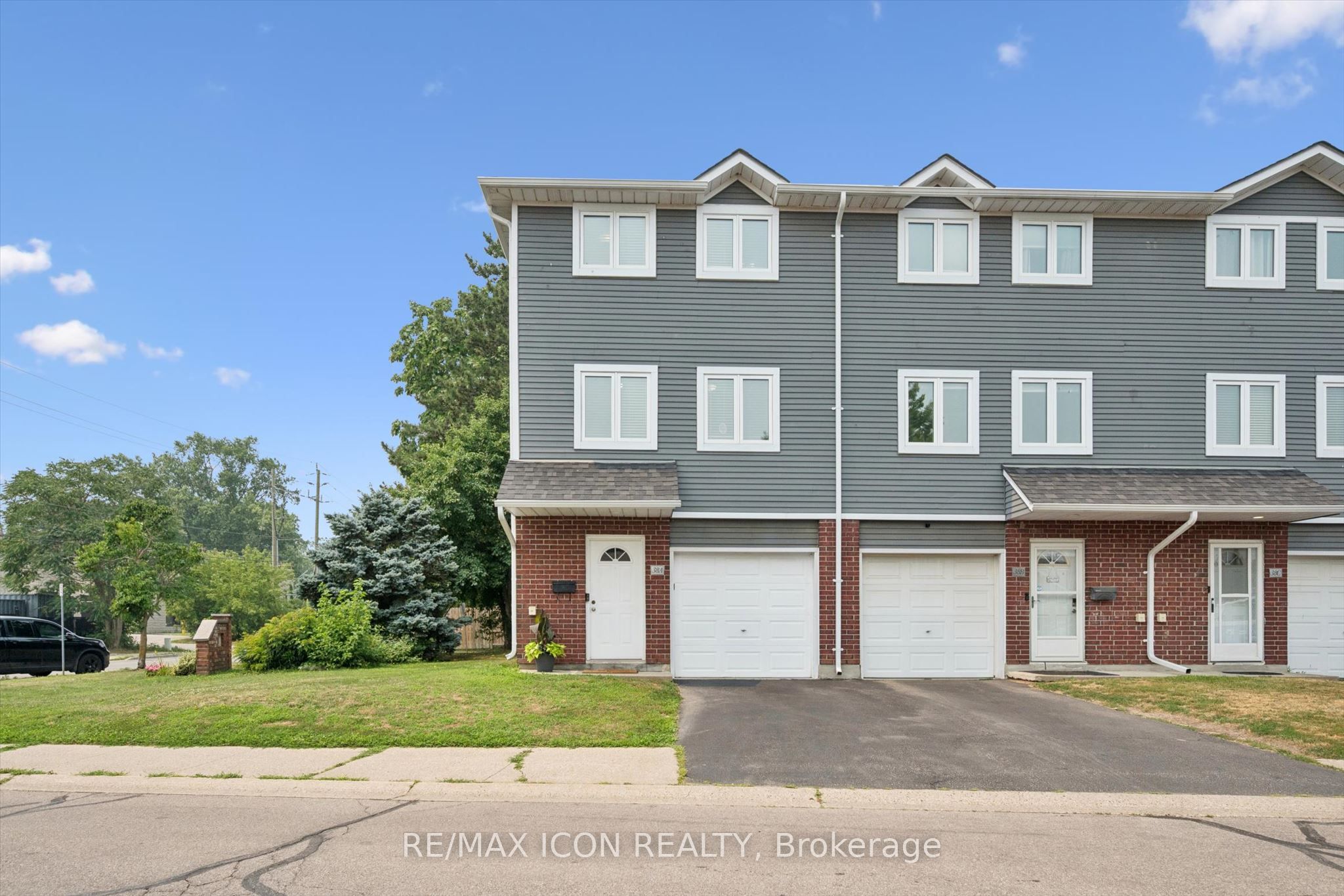 38 Harris Avenue A, Brantford, ON N3R 2E9 photo 2