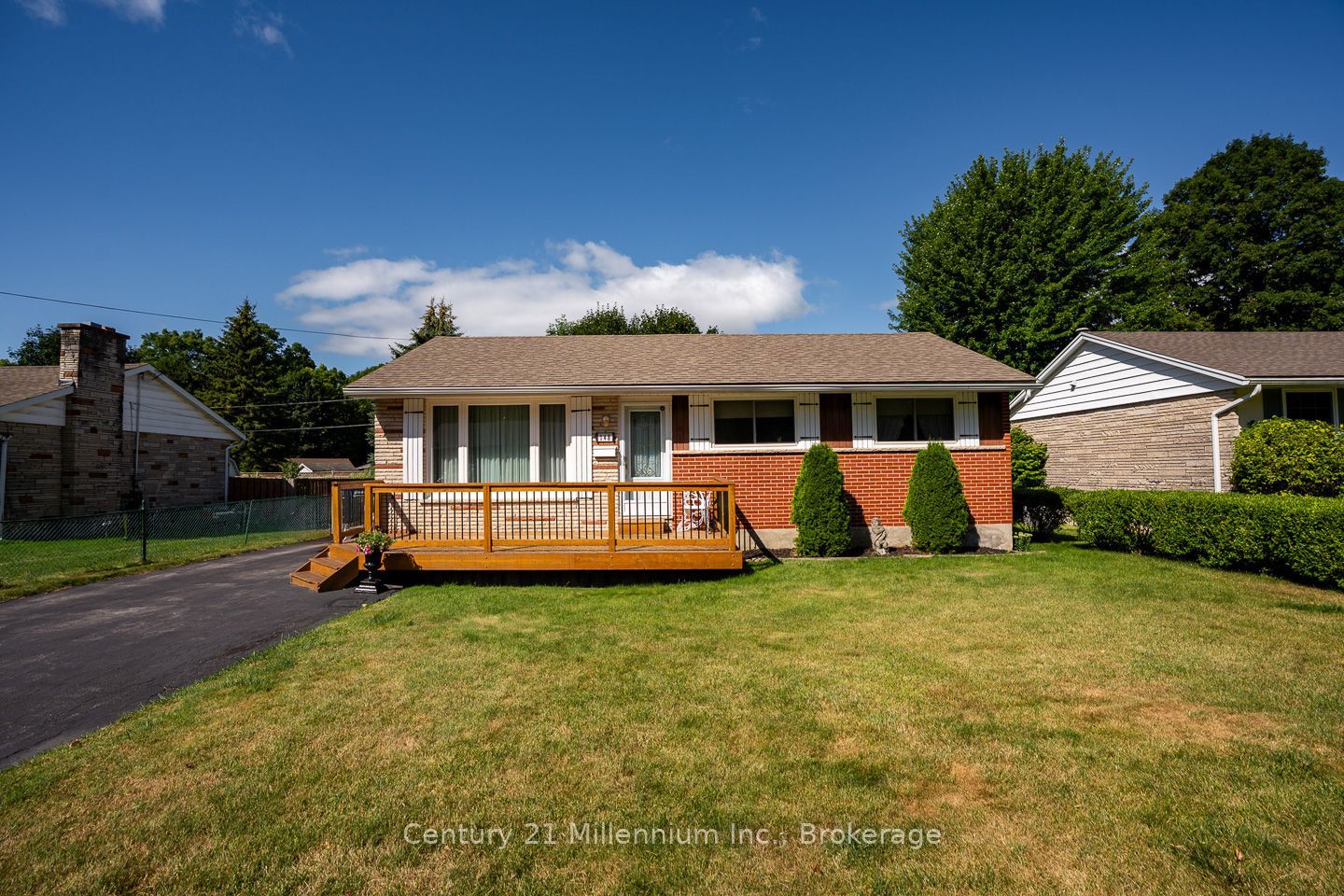148 7th Avenue E, Owen Sound, ON N4K 2W7 photo 2