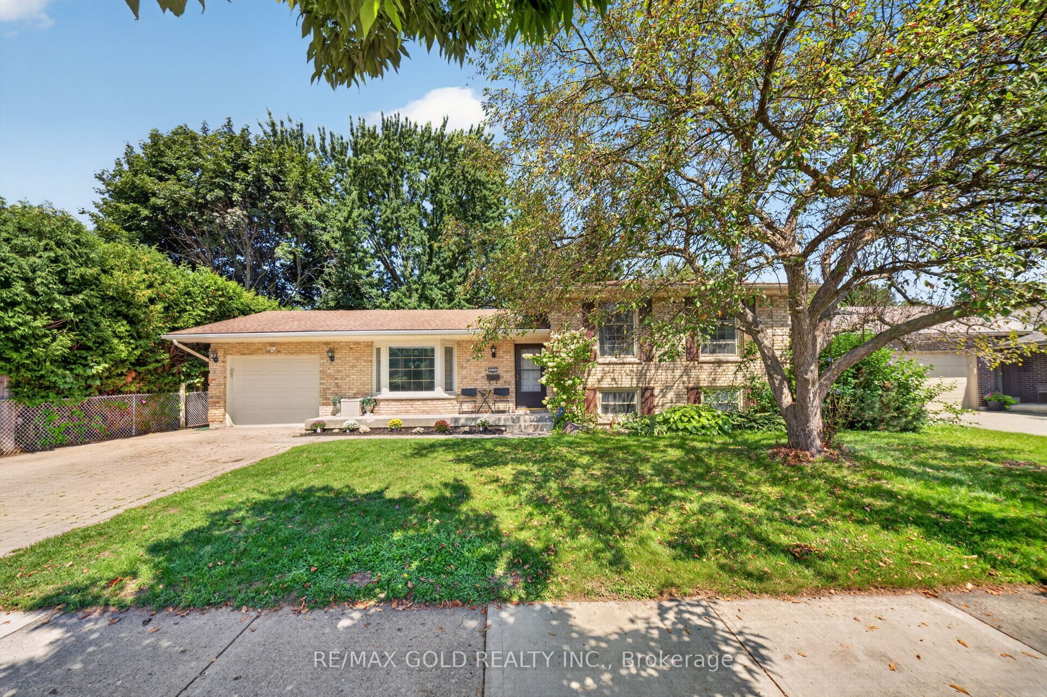 670 Grenfell Drive, London North, ON N5X 2C5