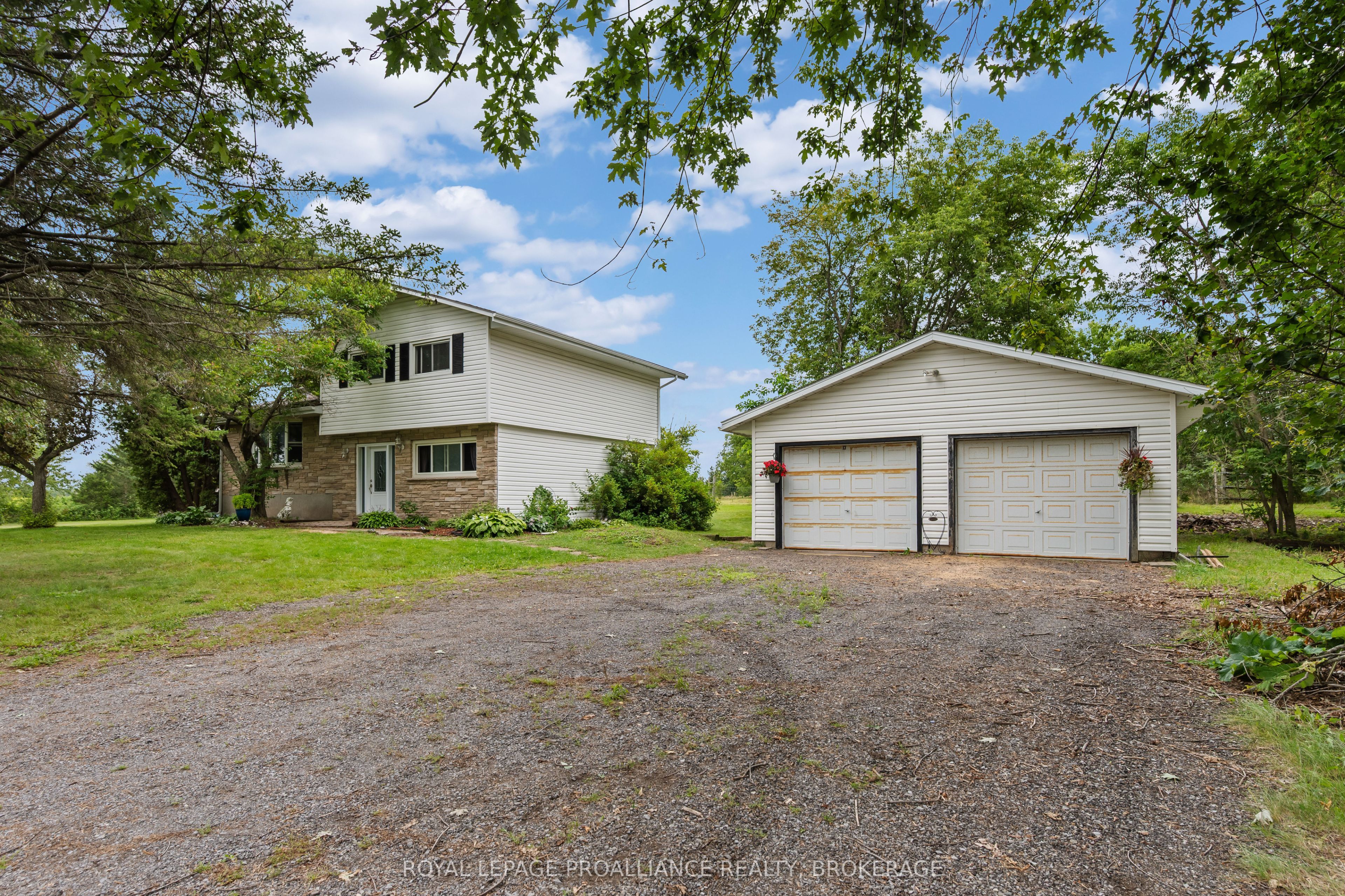 3298 Perth Road, South Frontenac, ON K0H 1X0