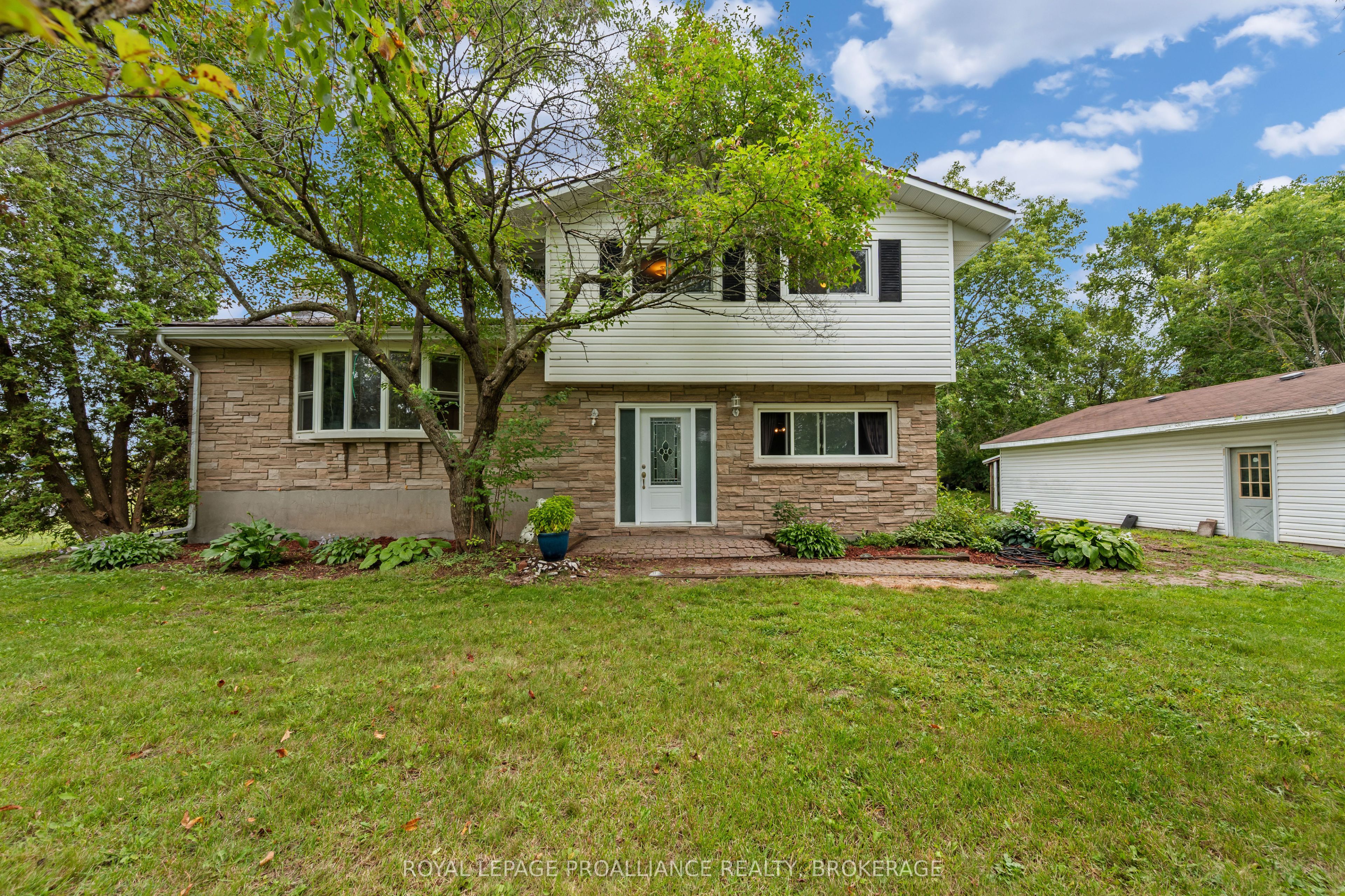3298 Perth Road, South Frontenac, ON K0H 1X0 photo 2