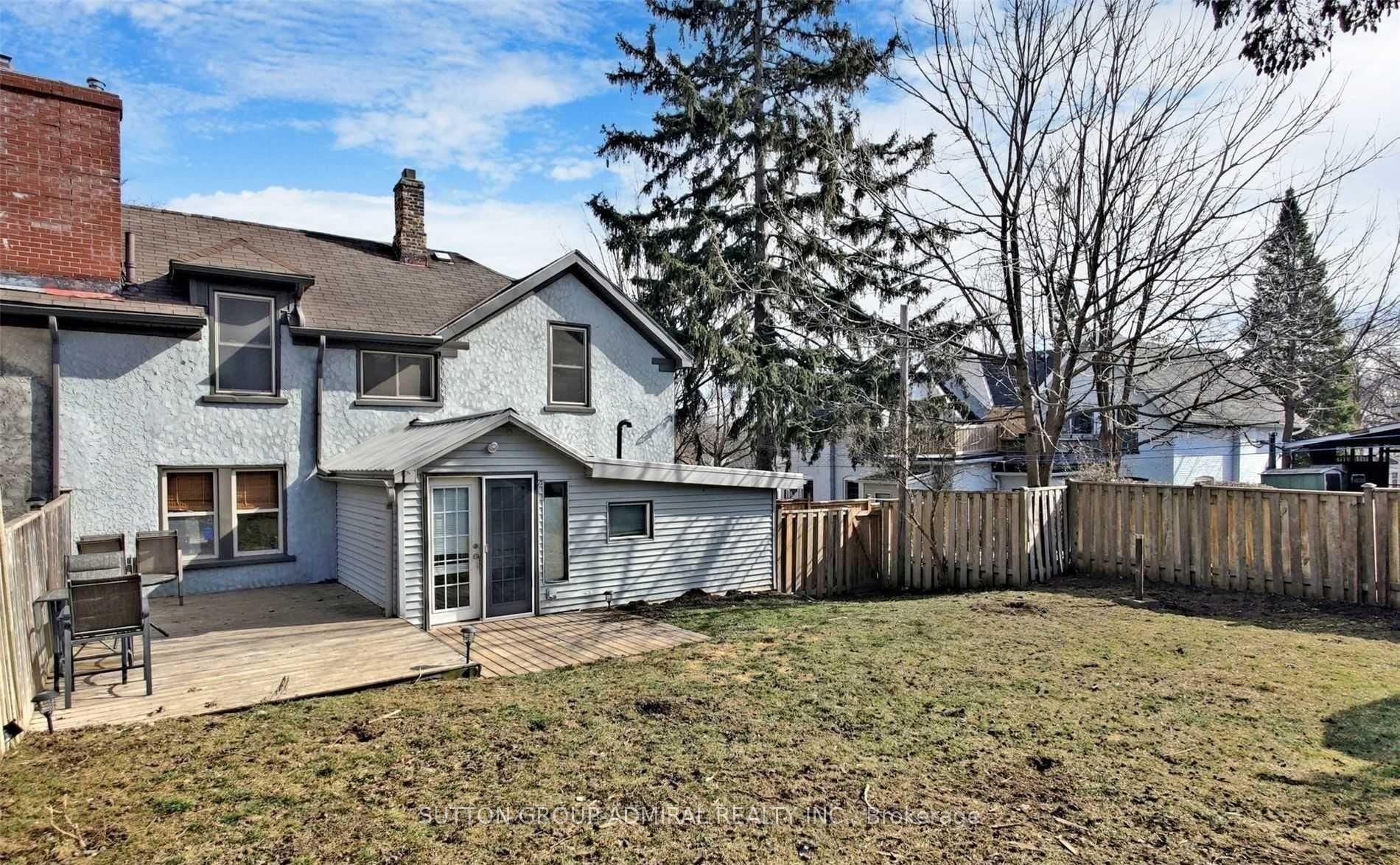 36 John Street, Cambridge, ON N1S 2V4 photo 2