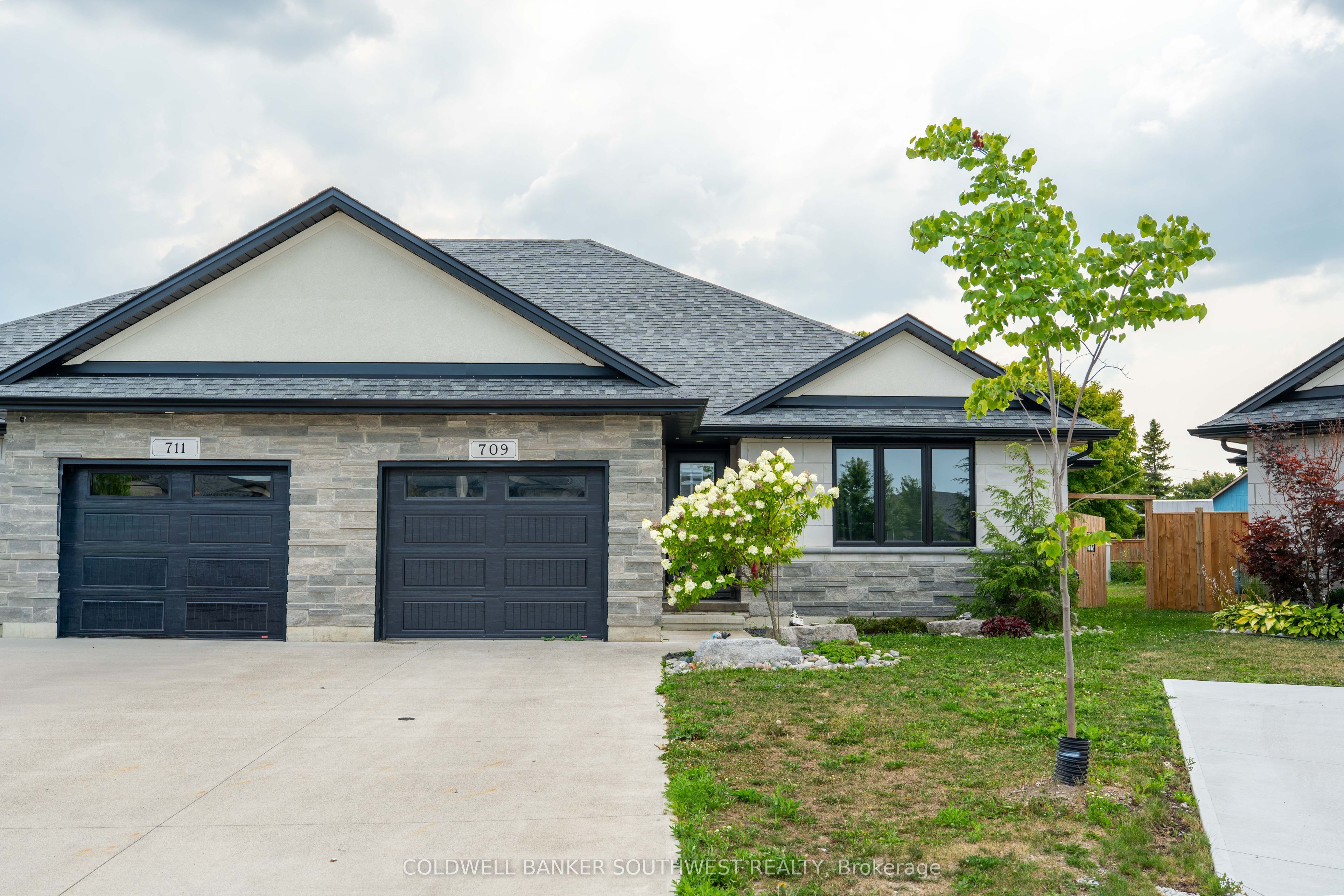 709 Ferdinands Crescent, Sarnia, ON N7W 0B5
