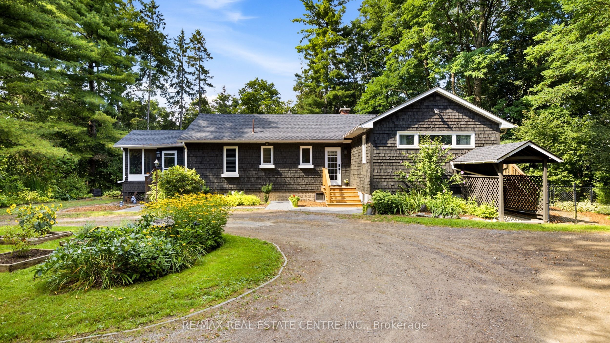 1282 Governors Road, Hamilton, ON L9H 5E3 photo 4