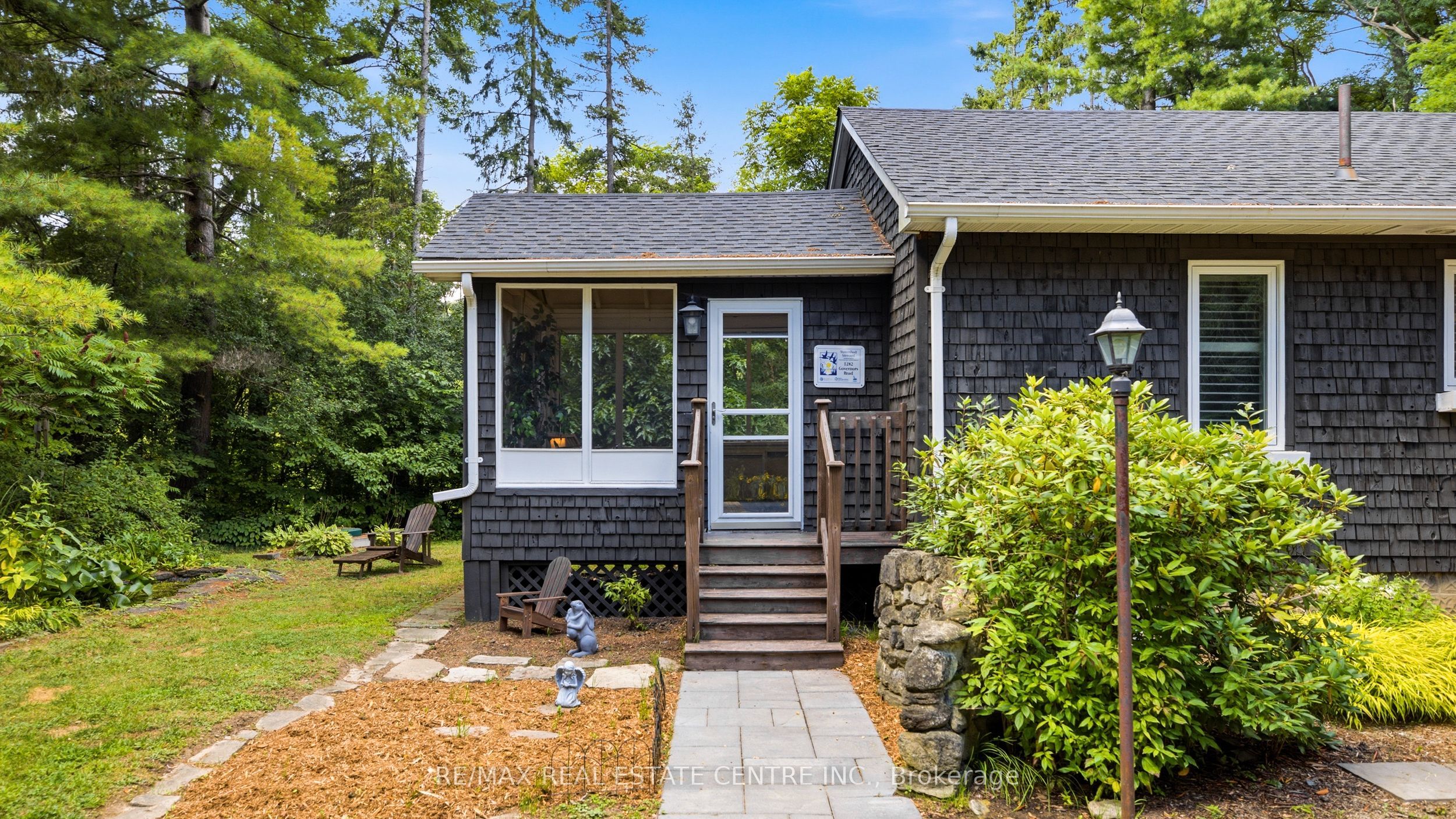 1282 Governors Road, Hamilton, ON L9H 5E3 photo 5