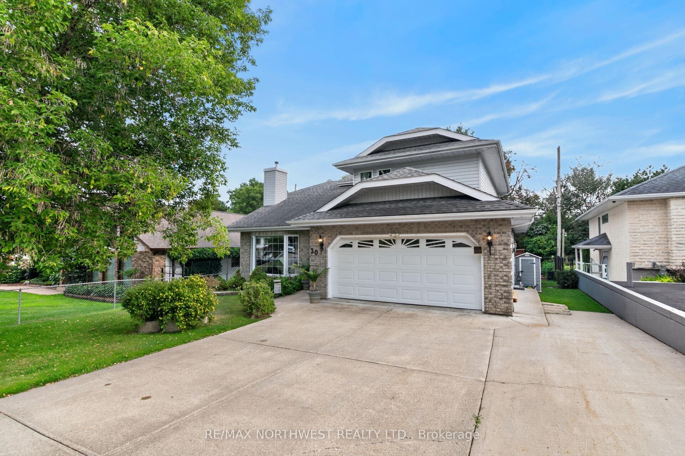 30 Sandstone Place, Kenora, ON P9N 4E3 photo 2