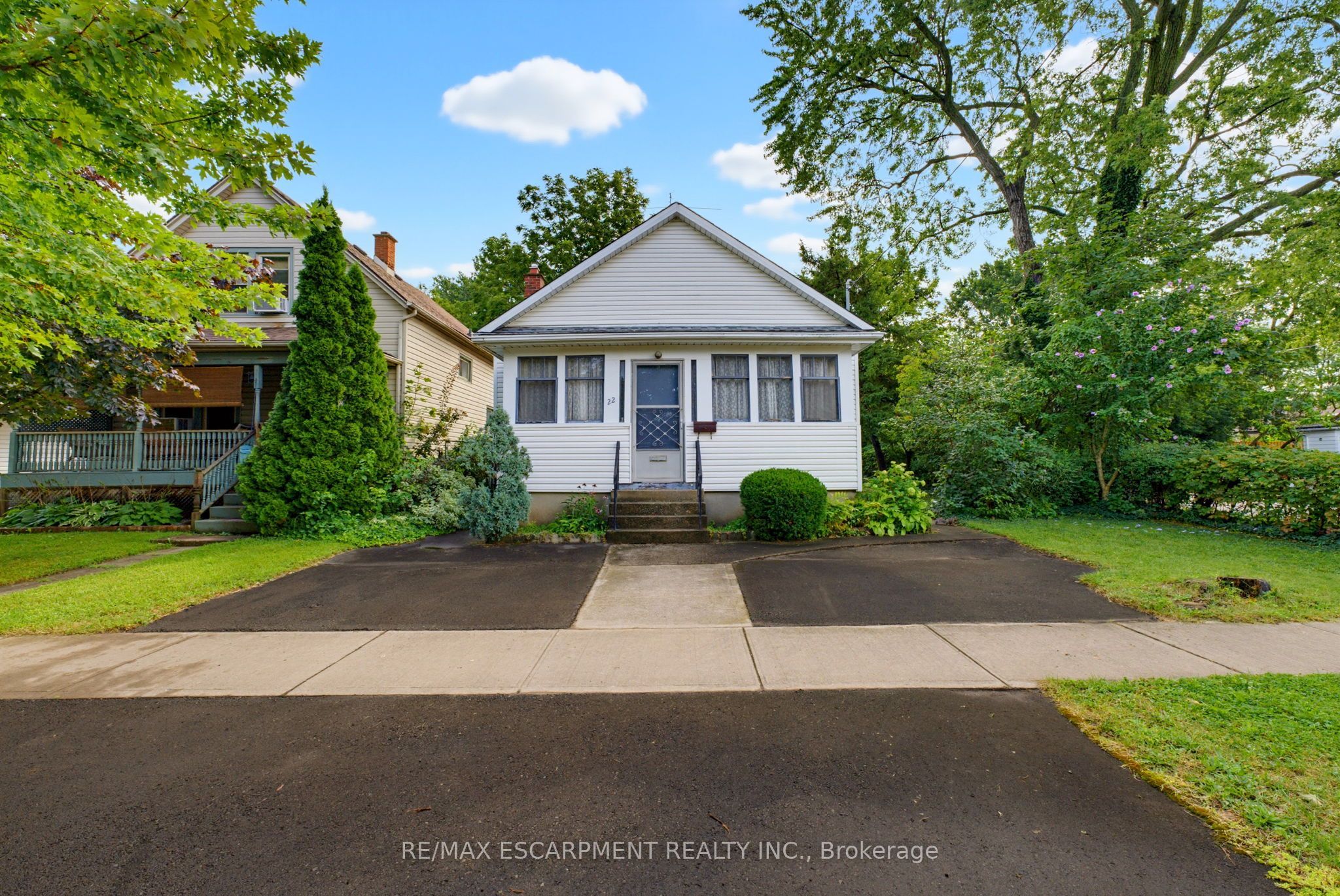 22 Mildred Avenue, St. Catharines, ON L2R 6J1 photo 2