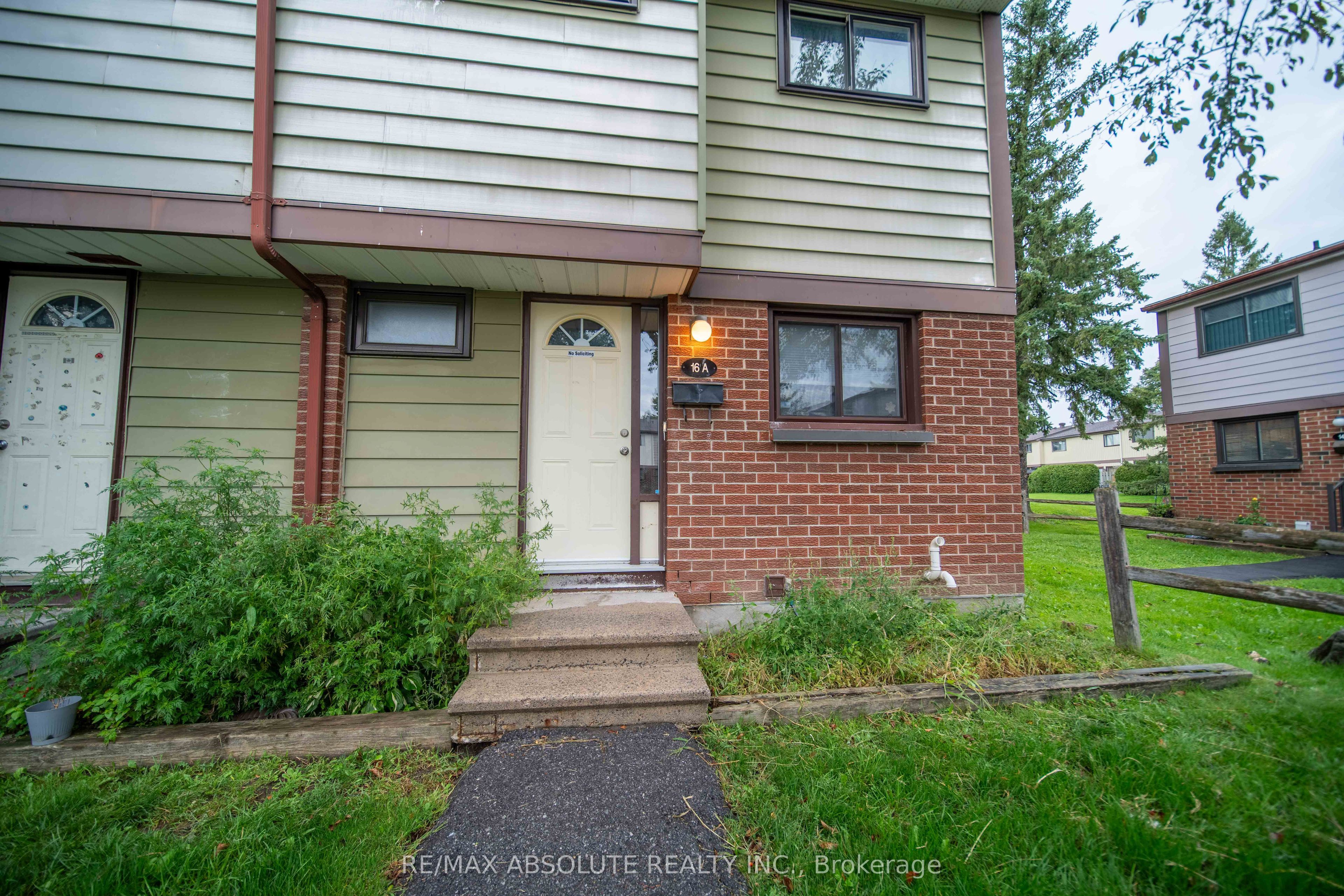 16 A Knollsbrook Drive, Barrhaven, ON K2J 1K8 photo 2