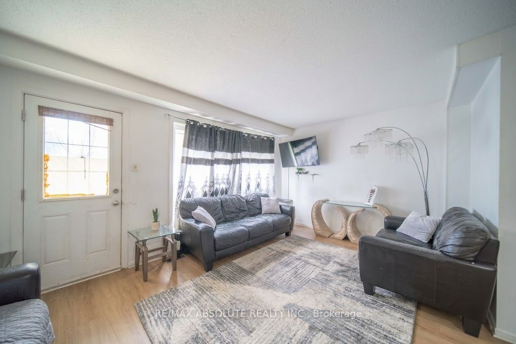 30 E Sonnet Crescent, Bells Corners and South to Fallowfield, ON K2H 8W8 photo 4