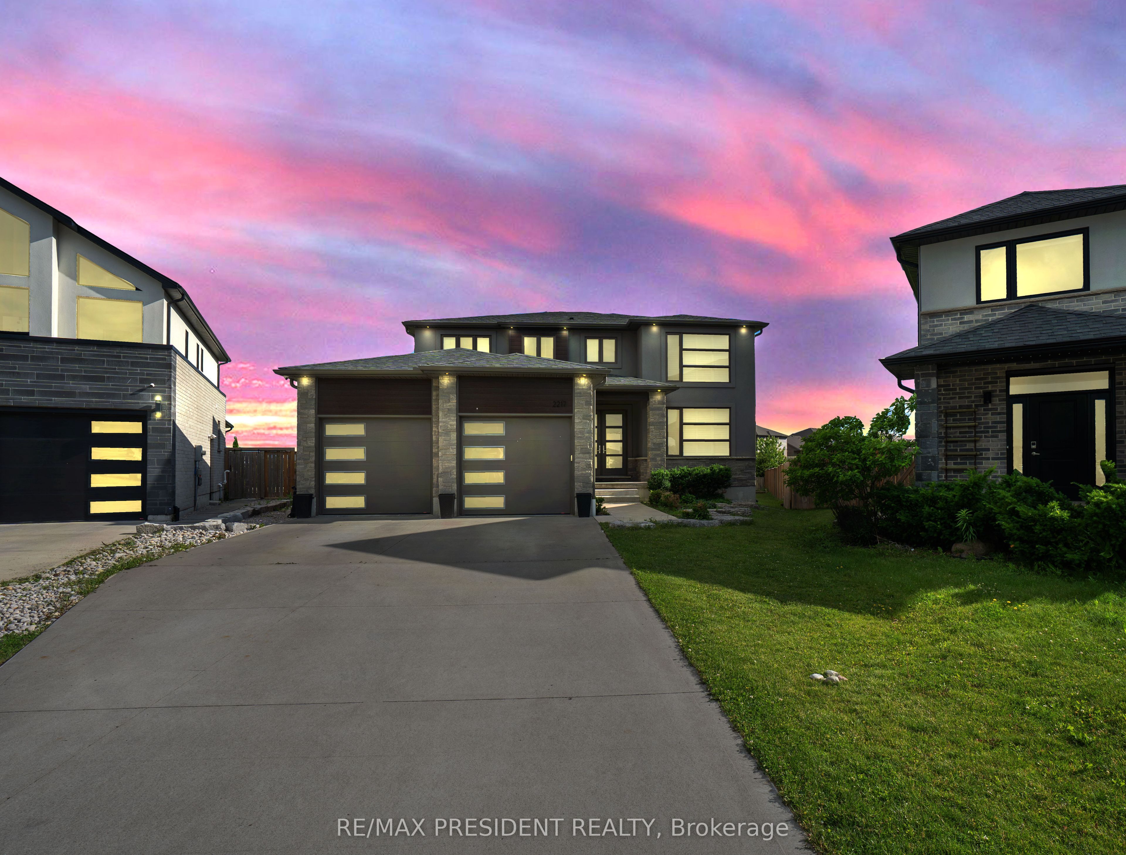 2217 Wateroak Drive, London North, ON N6G 5B4