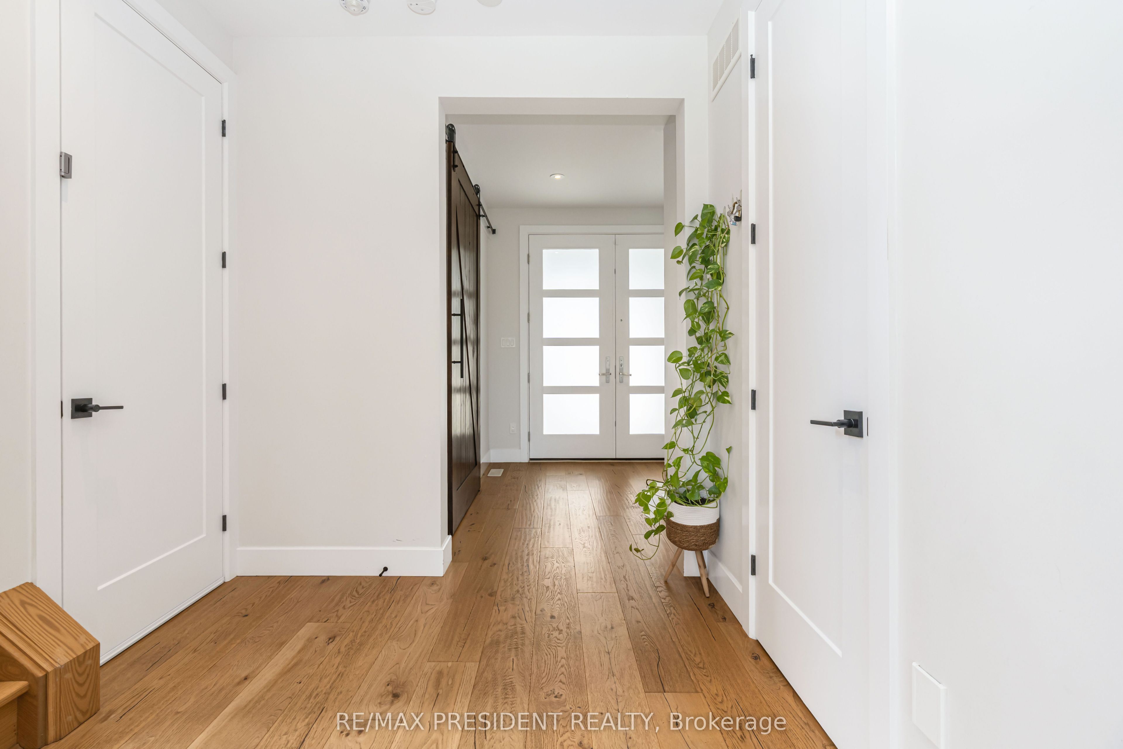 2217 Wateroak Drive, London North, ON N6G 5B4 photo 4