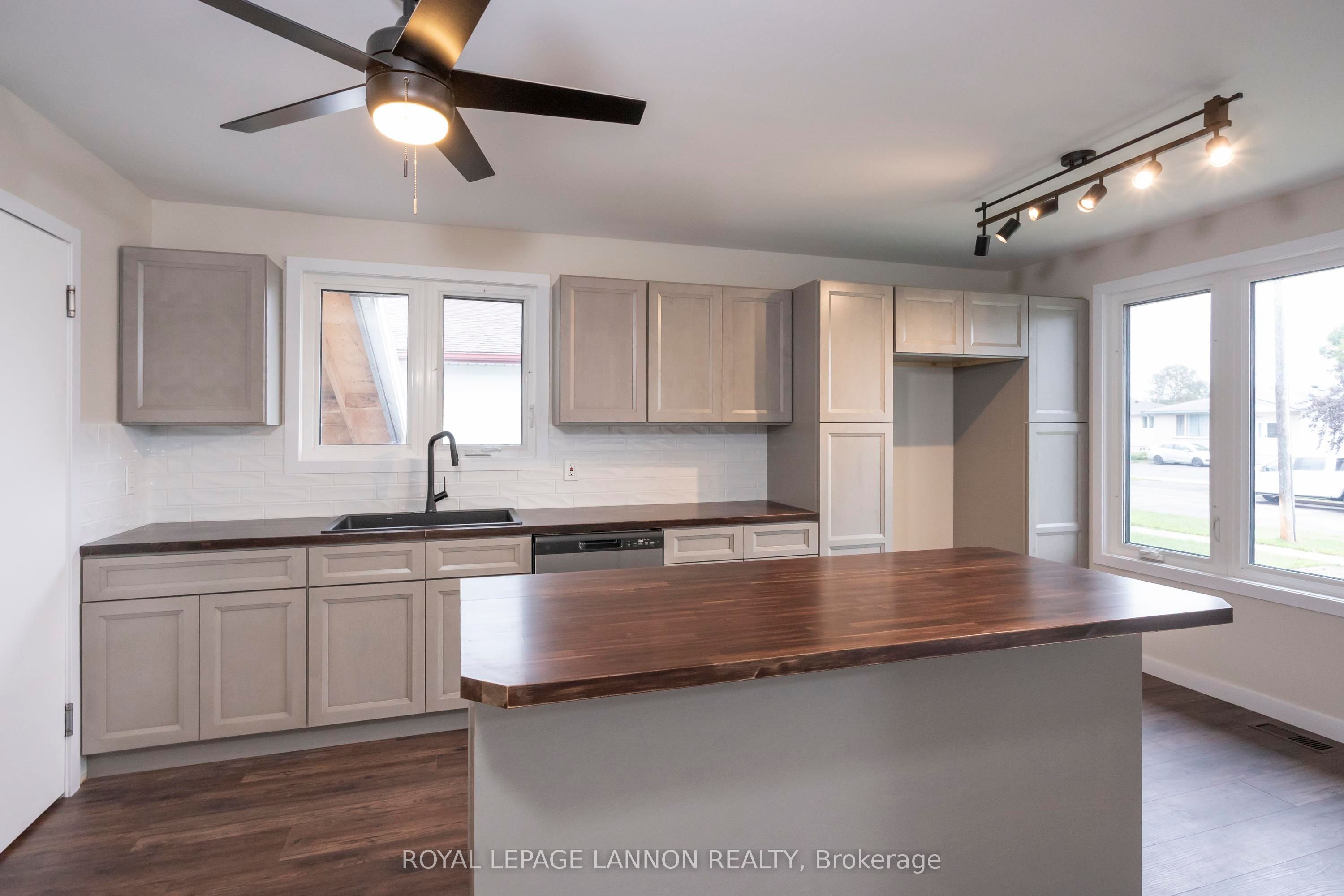 262 Sheridan Cres, Thunder Bay, ON P7C 5M4 photo 5