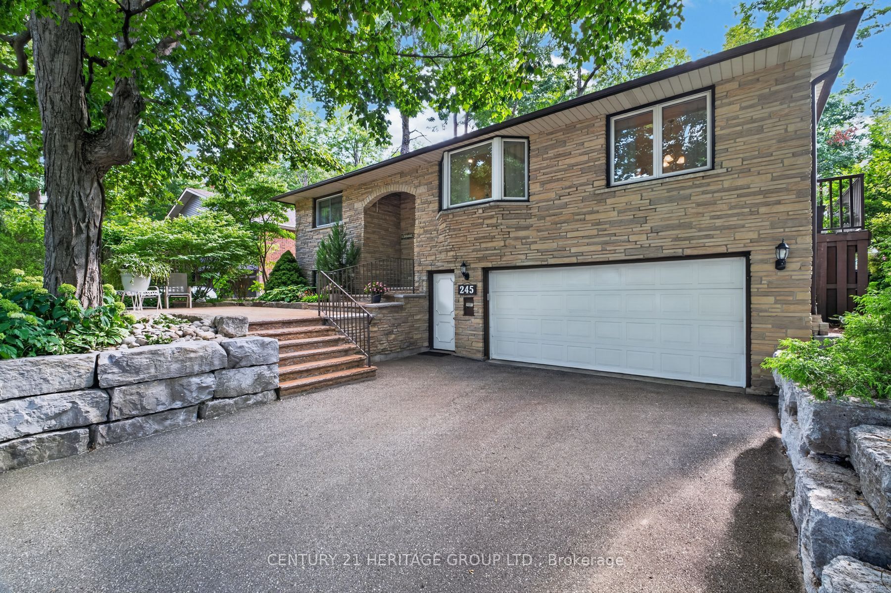 245 Corrie Crescent, Waterloo, ON N2L 5W3 photo 5