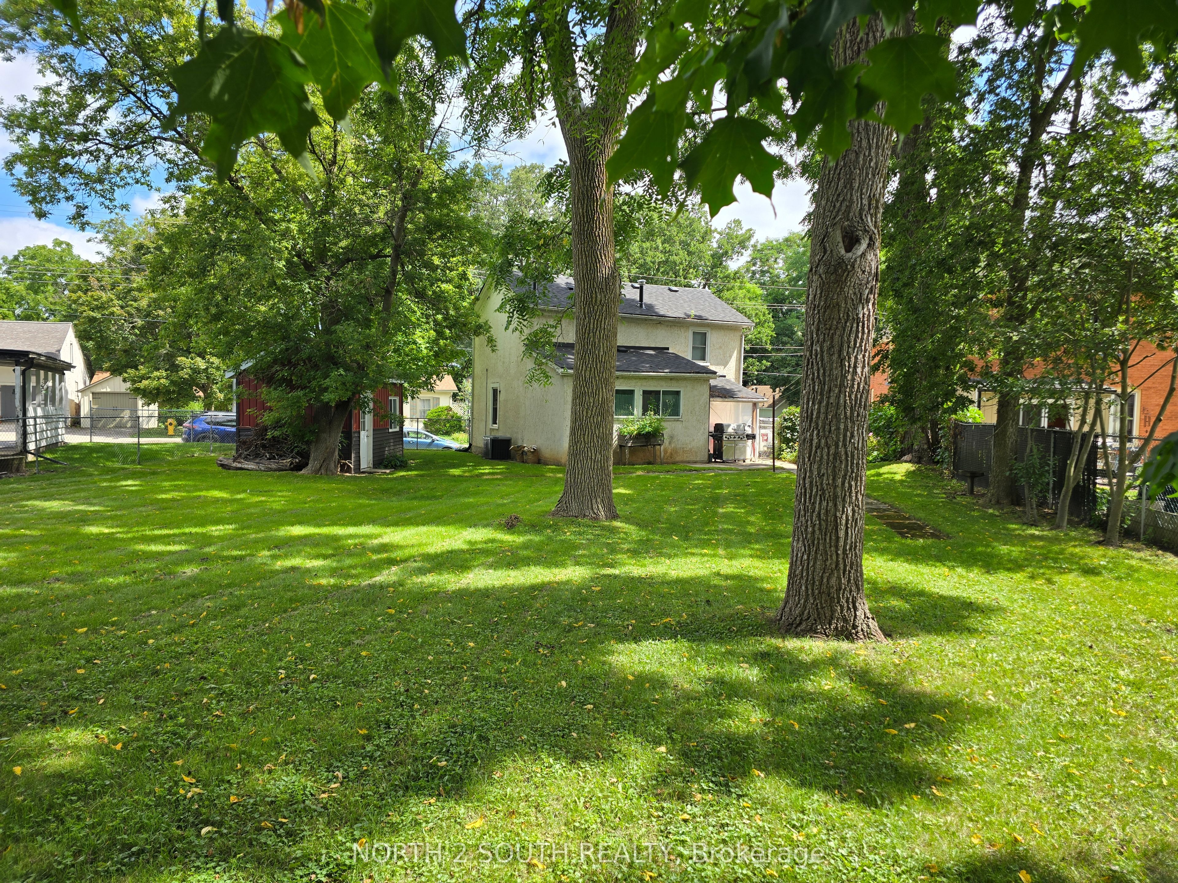 71 Grand River Street S, Brant, ON N3L 2B5 photo 3