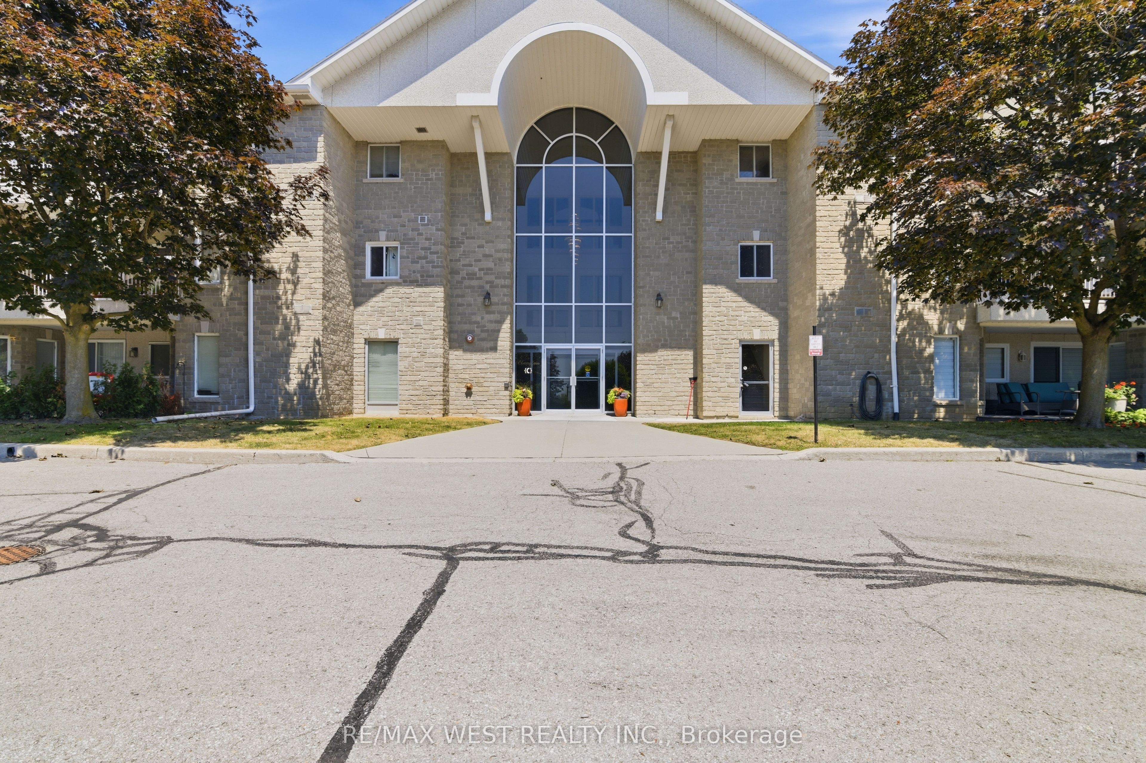 1099 Clonsilla Avenue 205C, Peterborough, ON K9J 8L8
