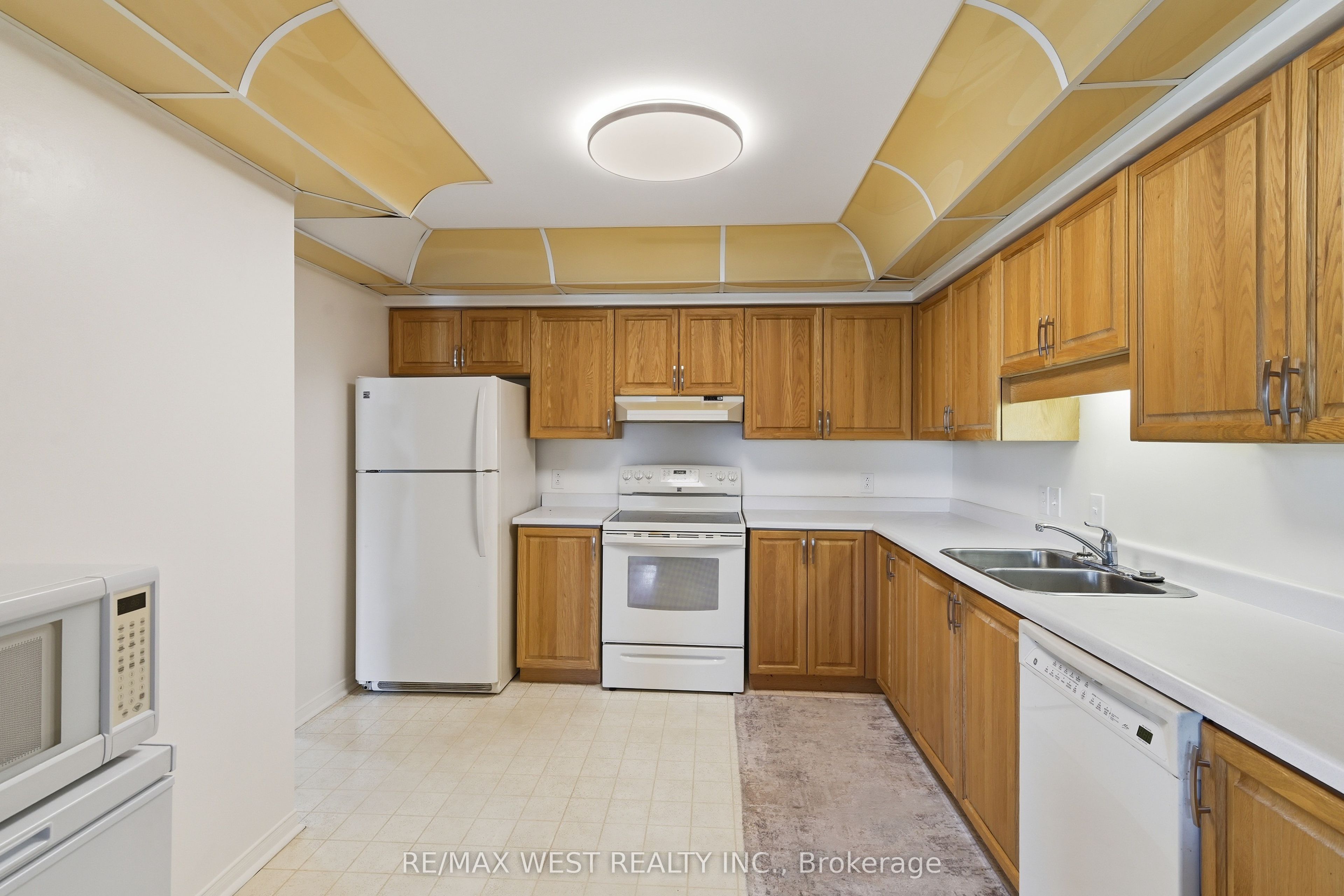 1099 Clonsilla Avenue 205C, Peterborough, ON K9J 8L8 photo 4
