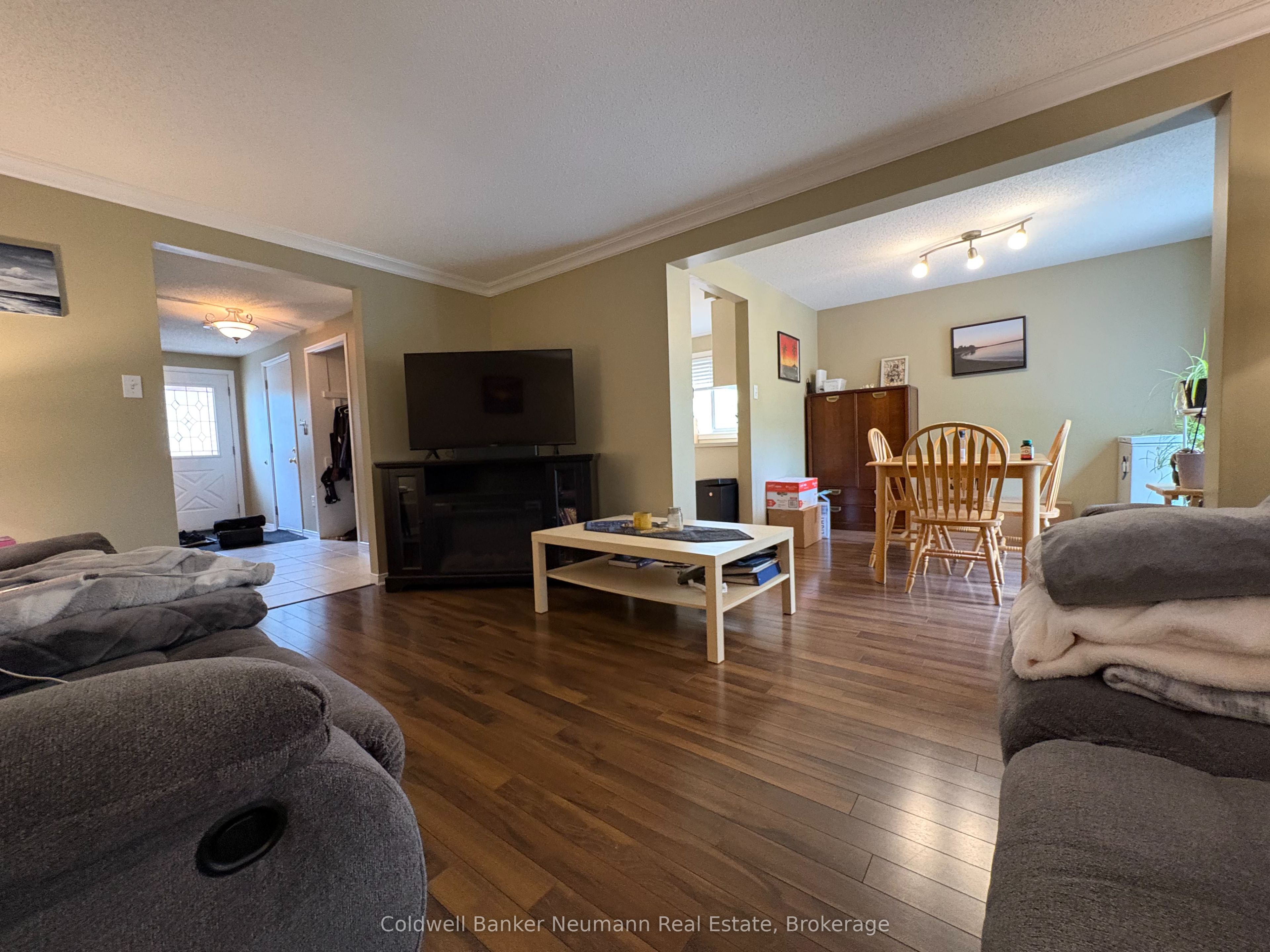 120 Moss Place UPPER, Guelph, ON N1G 4V4