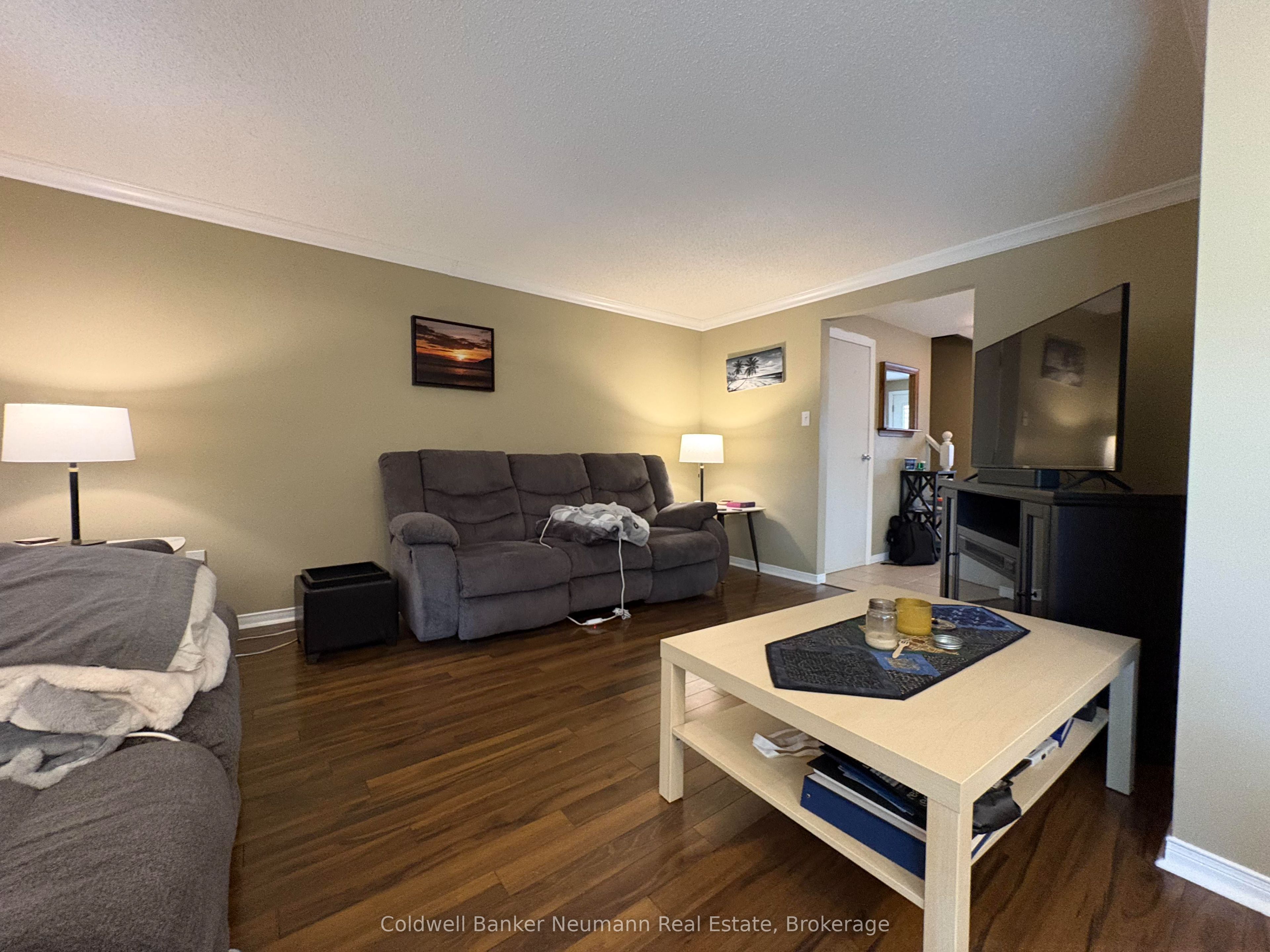 120 Moss Place UPPER, Guelph, ON N1G 4V4 photo 2
