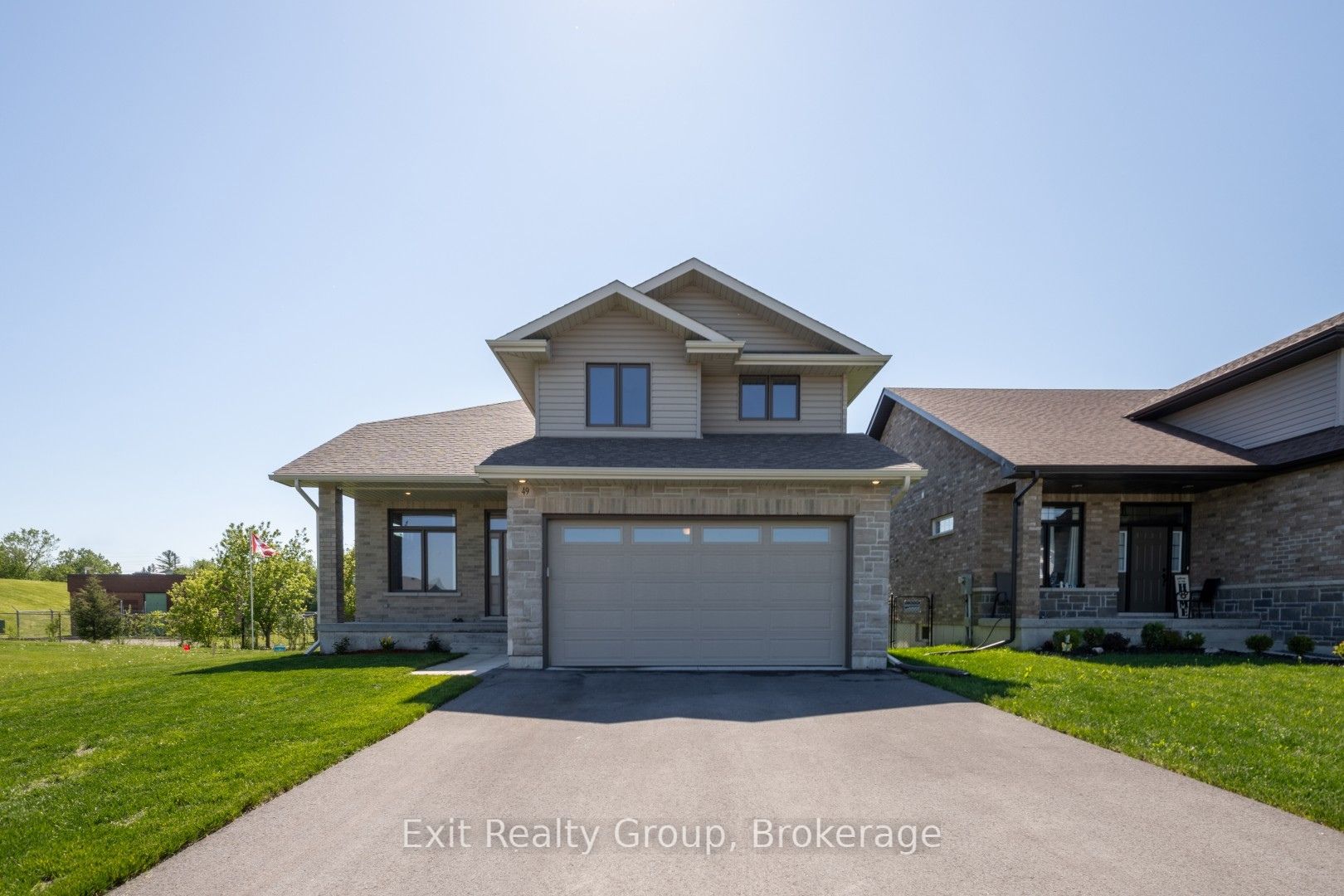 49 Lanark Drive, Belleville, ON K8N 0G8
