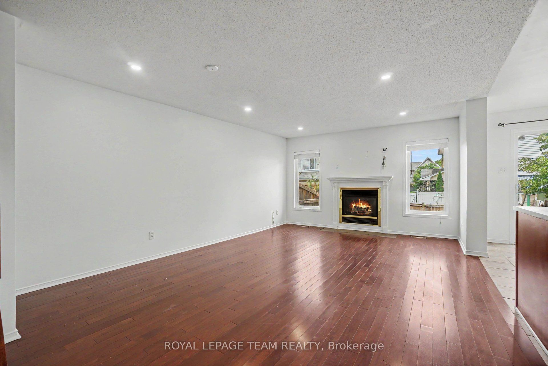 13 Stoneleigh Street, Barrhaven, ON K2G 7A2 photo 4
