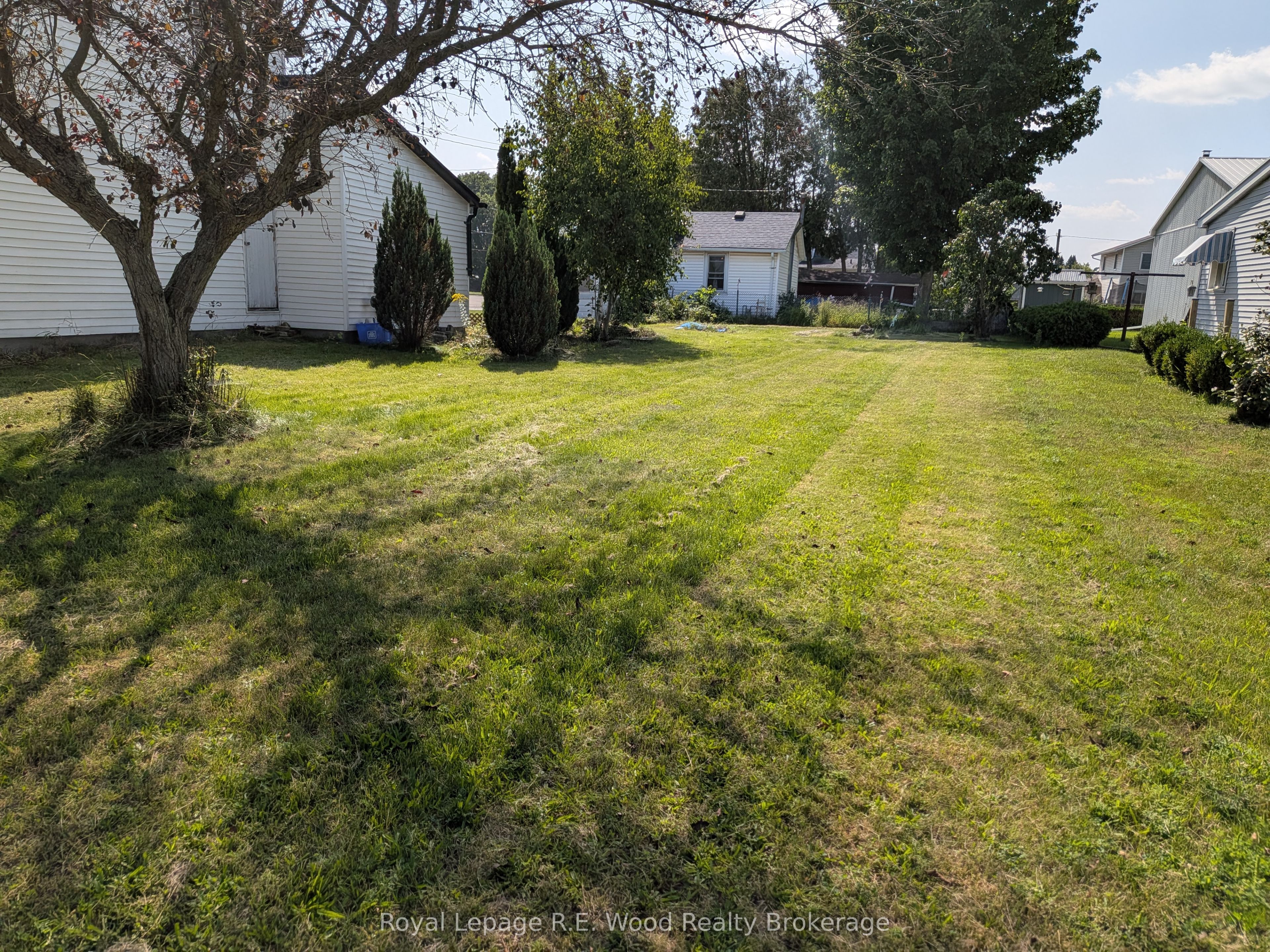 201 Tillson Avenue, Tillsonburg, ON N4G 3B3 photo 2