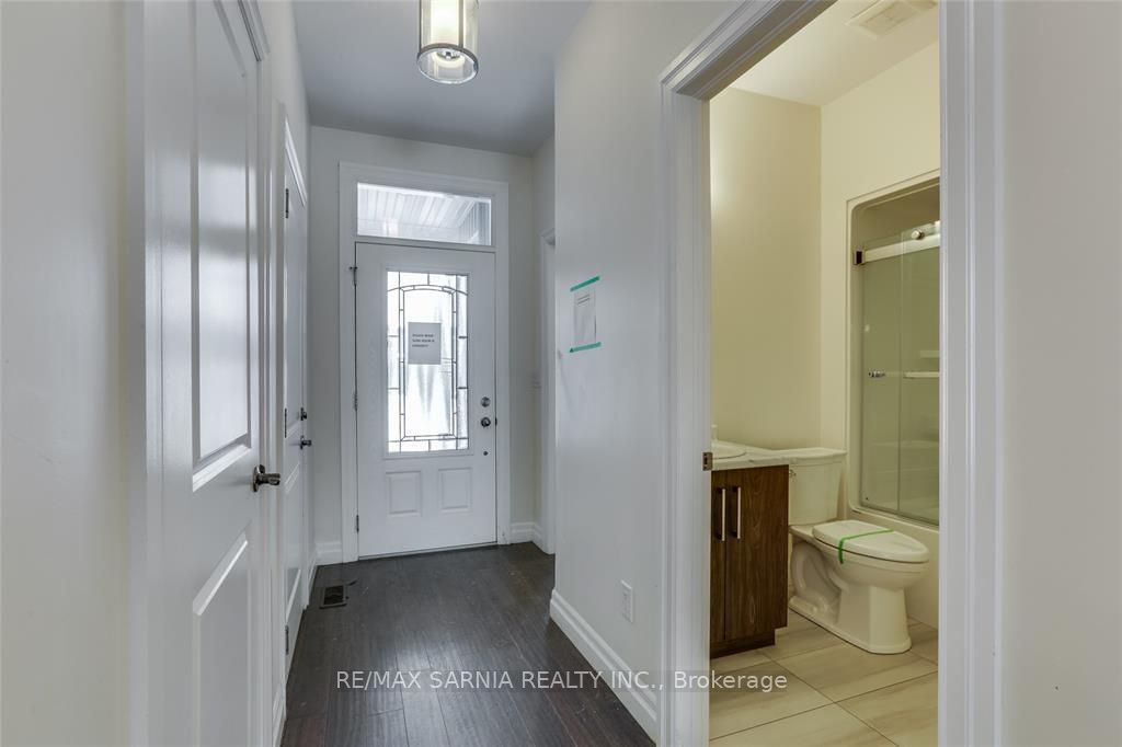 41 Sleepy Meadow Drive W, Chatham-Kent, ON N0P 1A0 photo 2